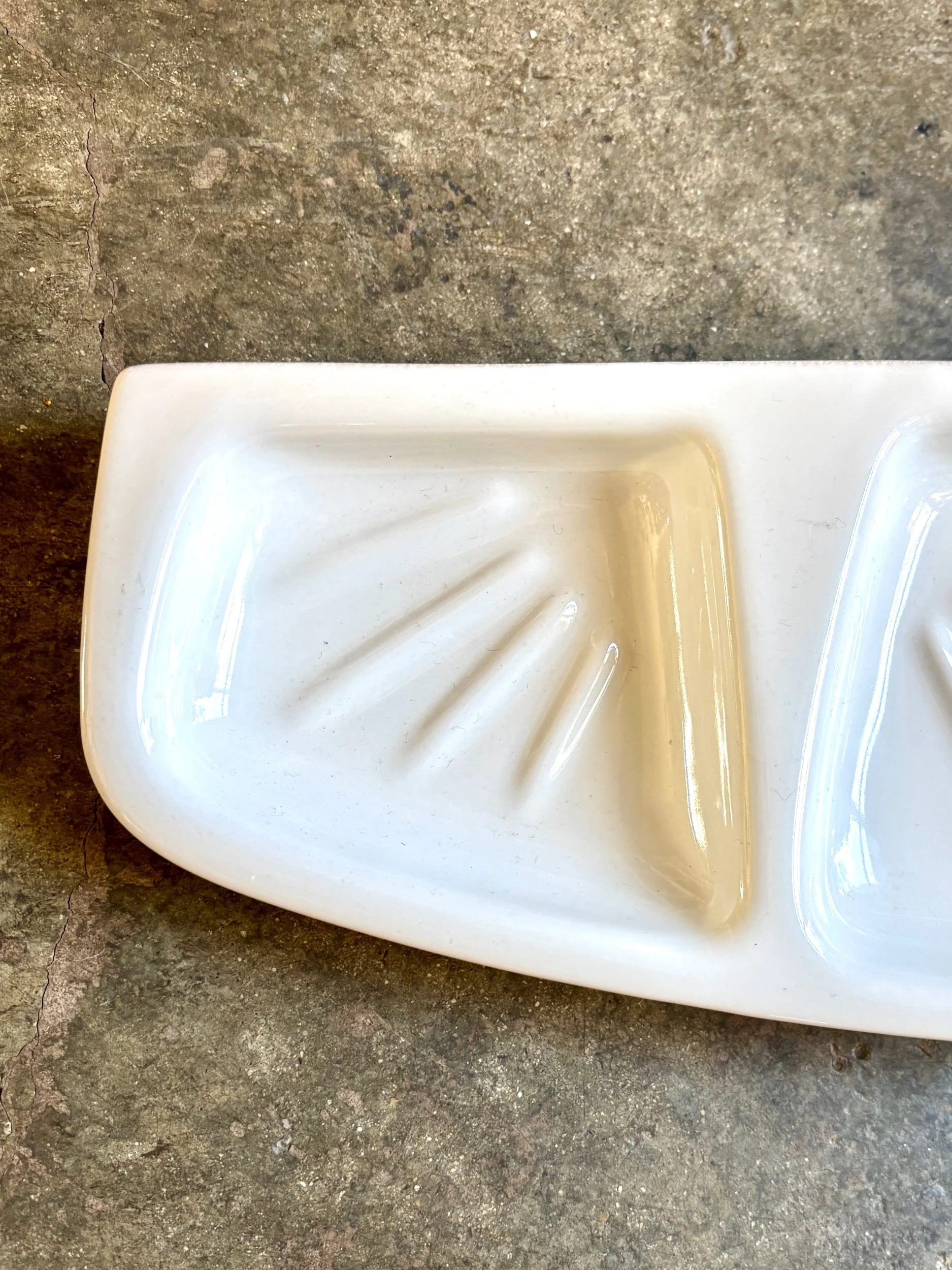 porte-savon-mural-2-faience-blanc-meuble-decoration-vintage-axs-design-paris-france