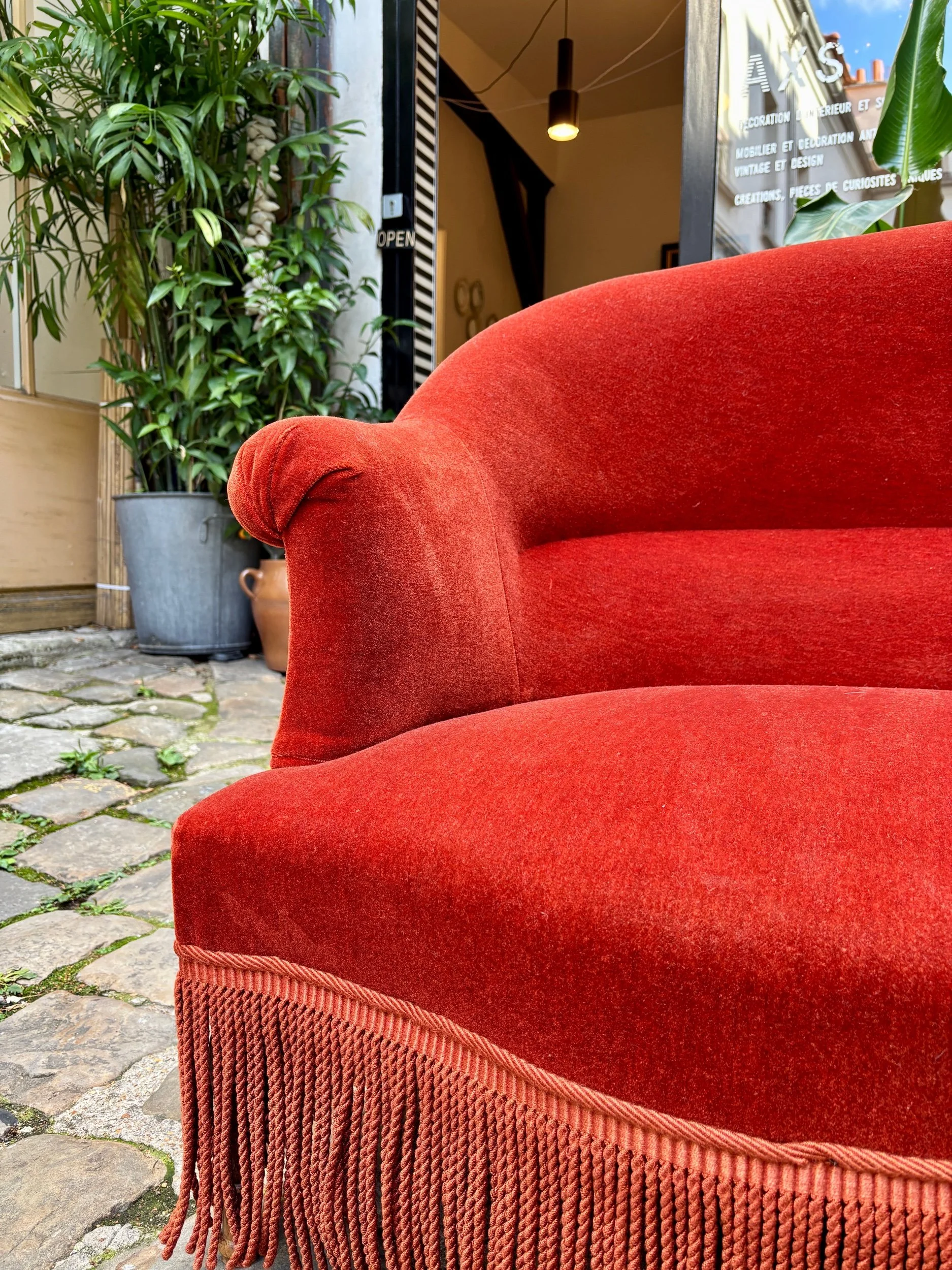 banquette-2-places-velours-terracotta-assise-vintage-axs-design-paris-france