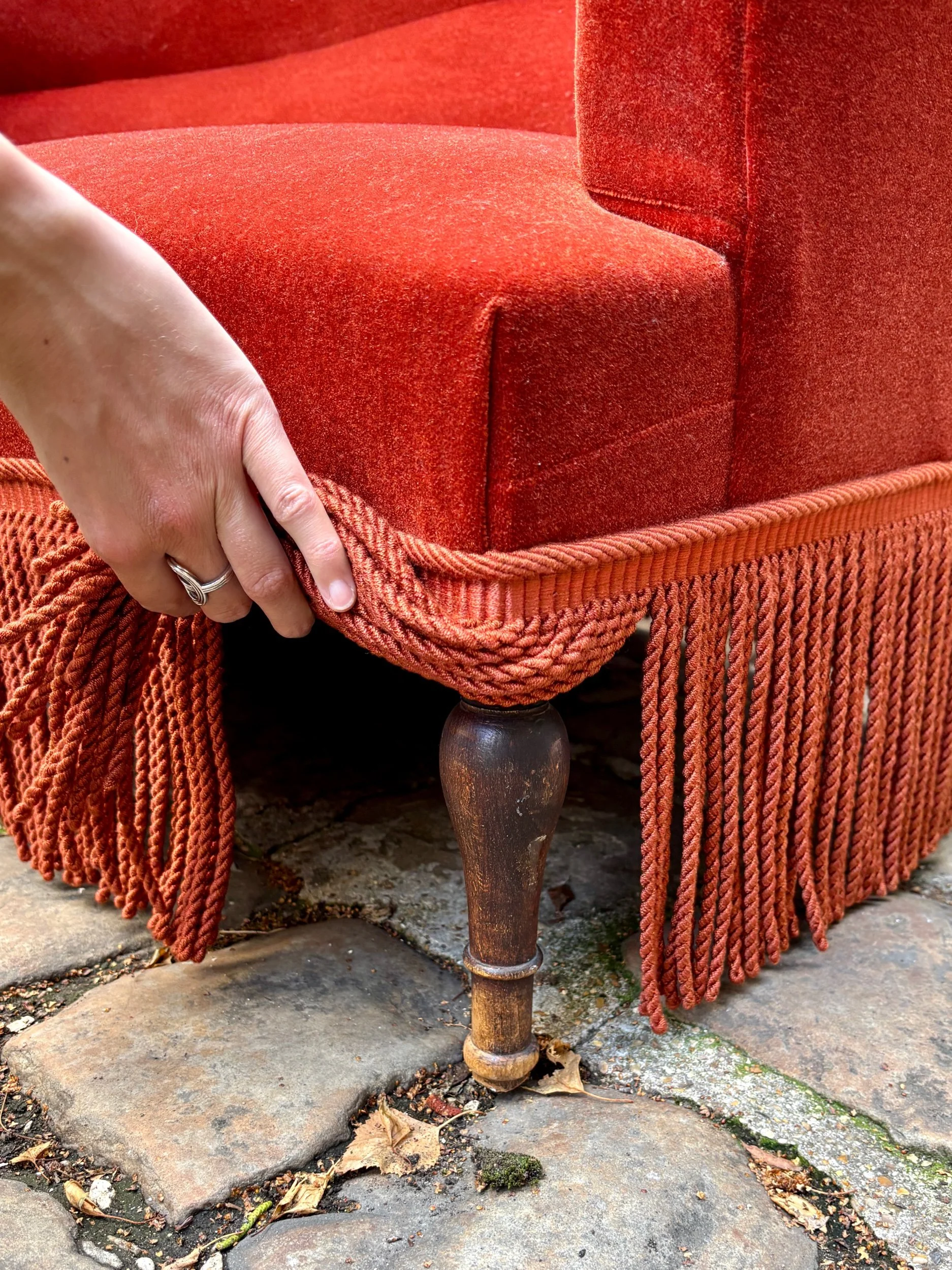 banquette-2-places-velours-terracotta-assise-vintage-axs-design-paris-france