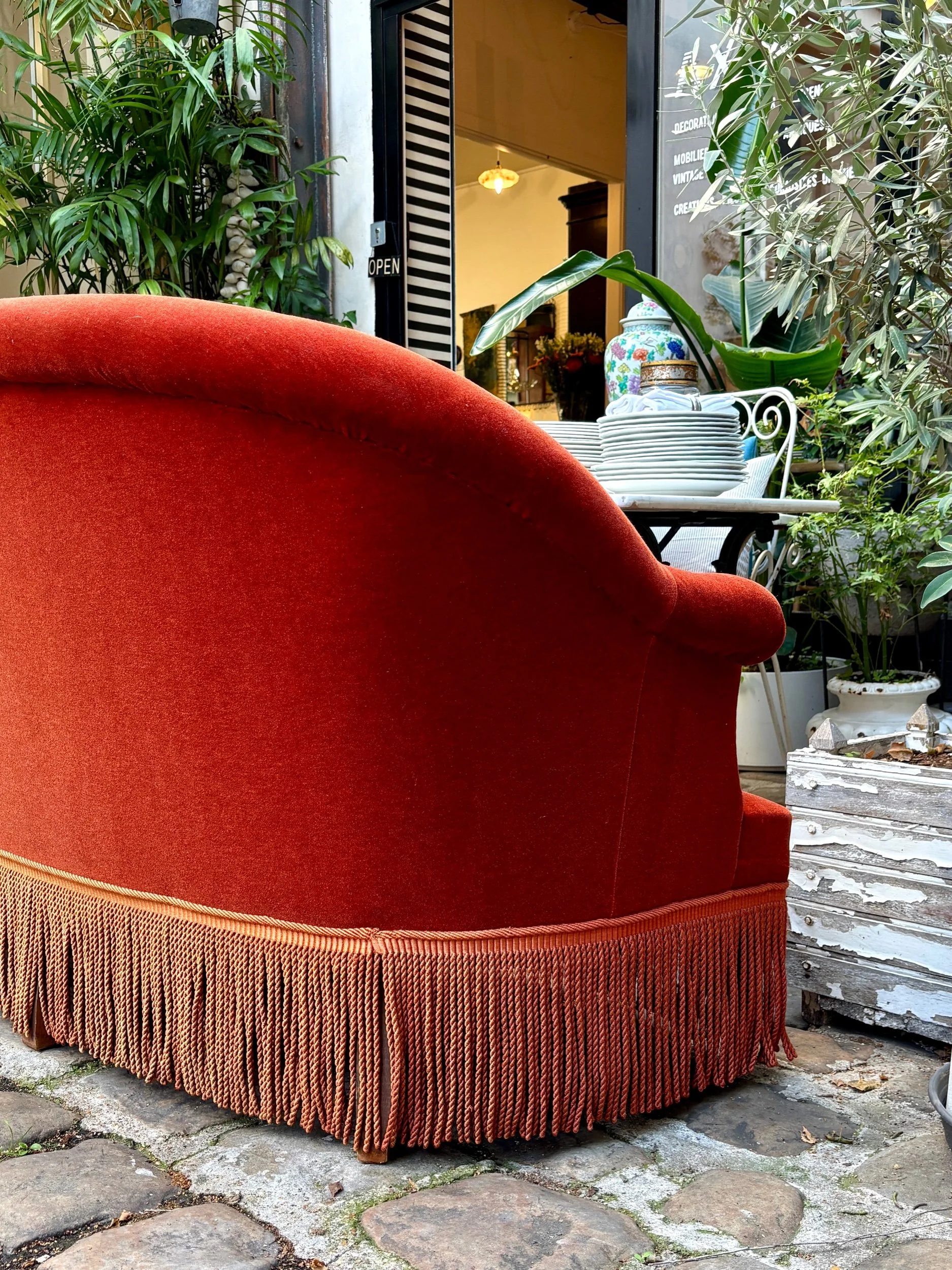 banquette-2-places-velours-terracotta-assise-vintage-axs-design-paris-france