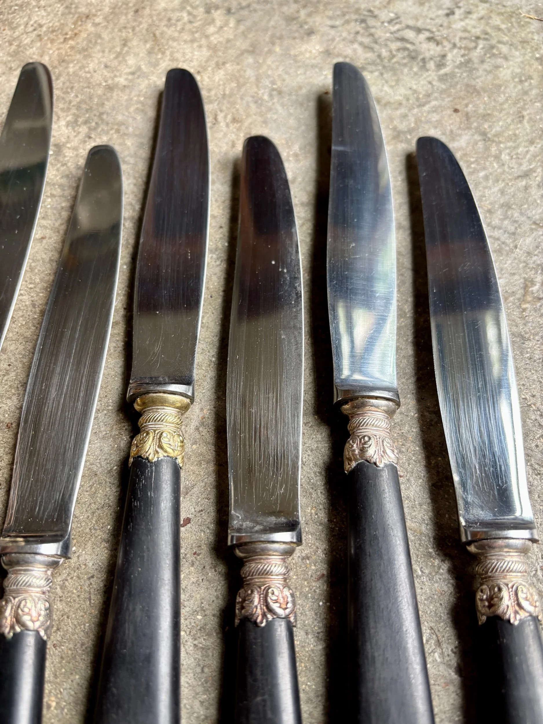 couteaux-christofle-bois-ebene-metal-argent-vaisselle-vintage-axs-design-paris-france