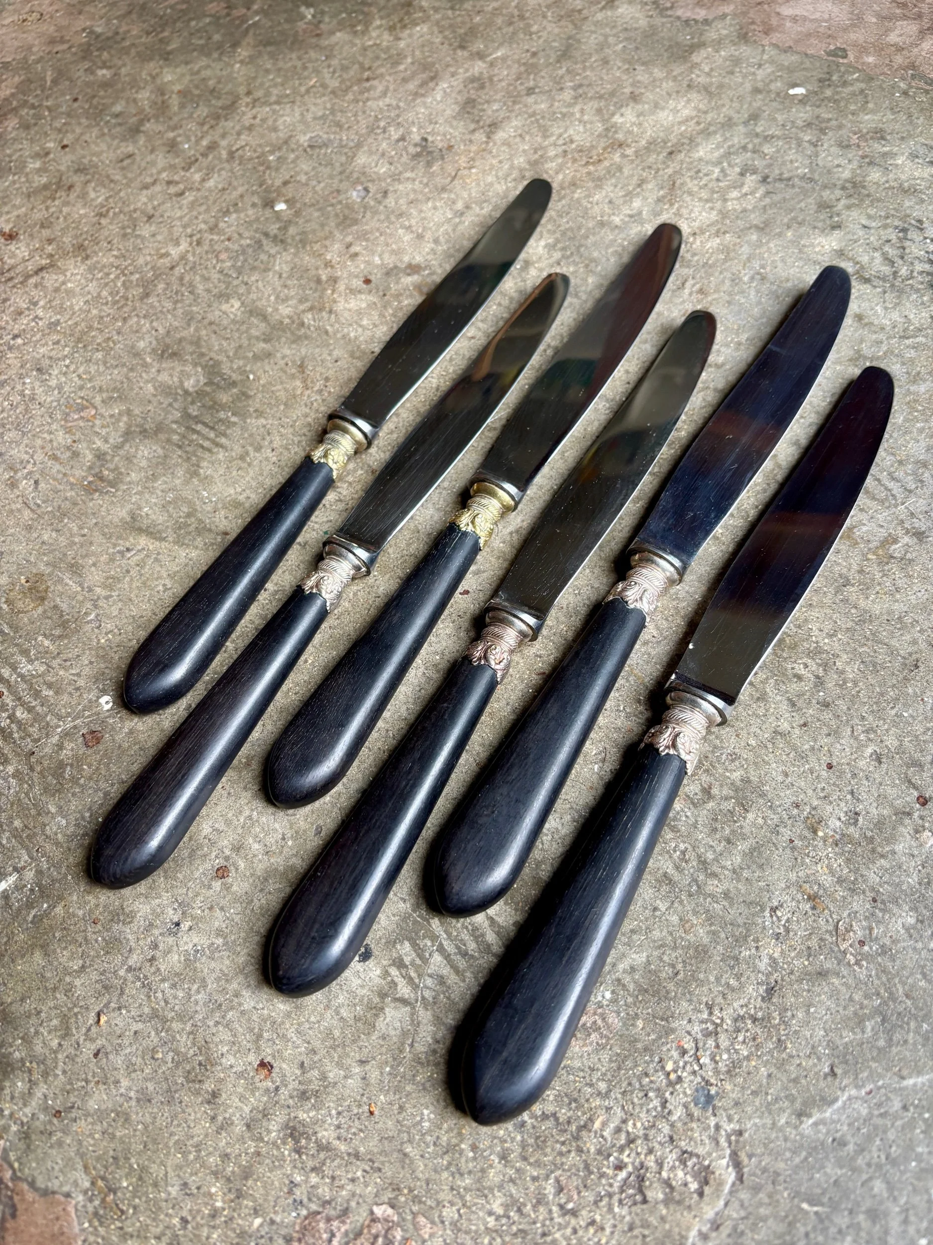 couteaux-christofle-bois-ebene-metal-argent-vaisselle-vintage-axs-design-paris-france