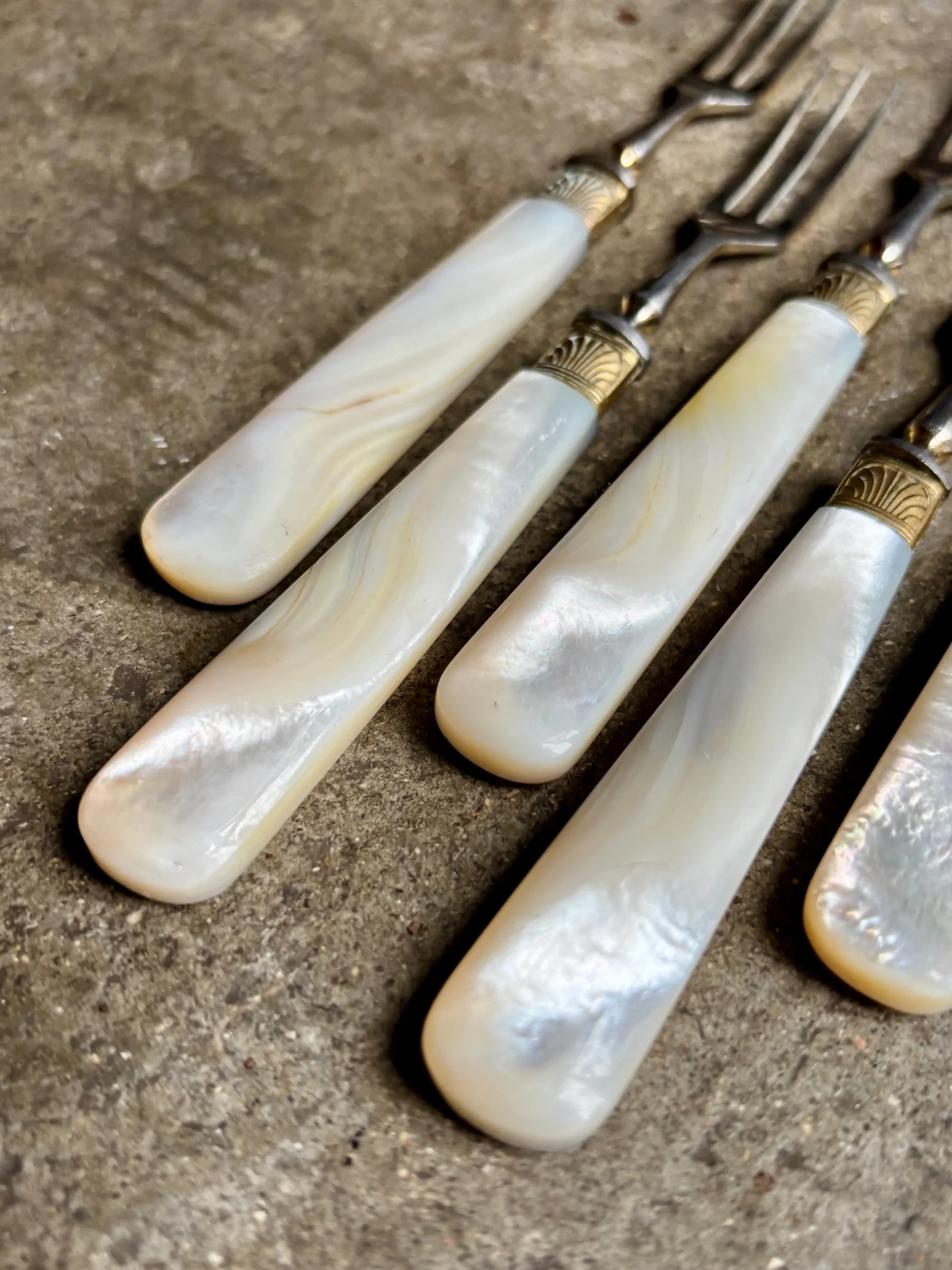 fourchettes-vermeil-dore-nacre-couverts-vintage-axs-design-paris-france
