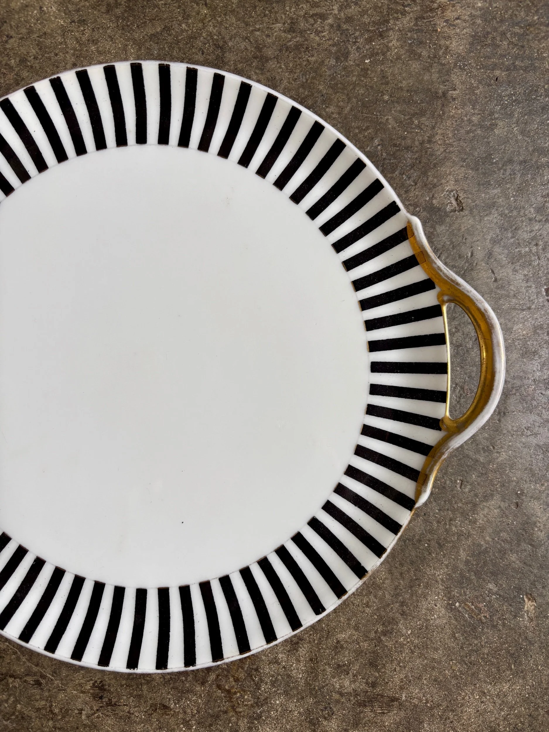 plat-tarte-porcelaine-rayures-vaisselle-vintage-axs-design-paris-france