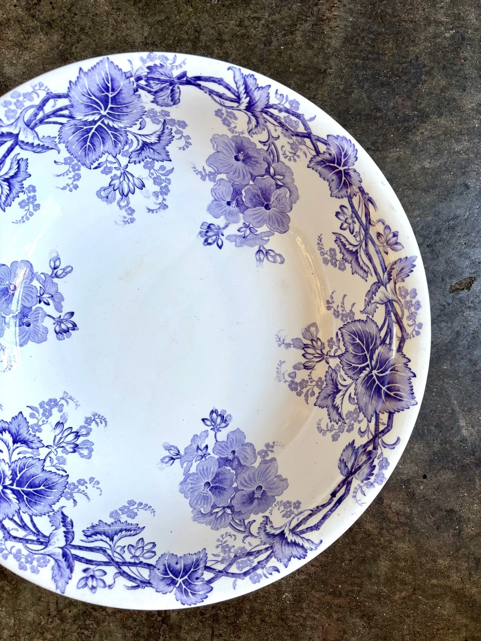 vasque-saladier-maestricht-geranium-terre-fer-violet-axs-design-paris-france