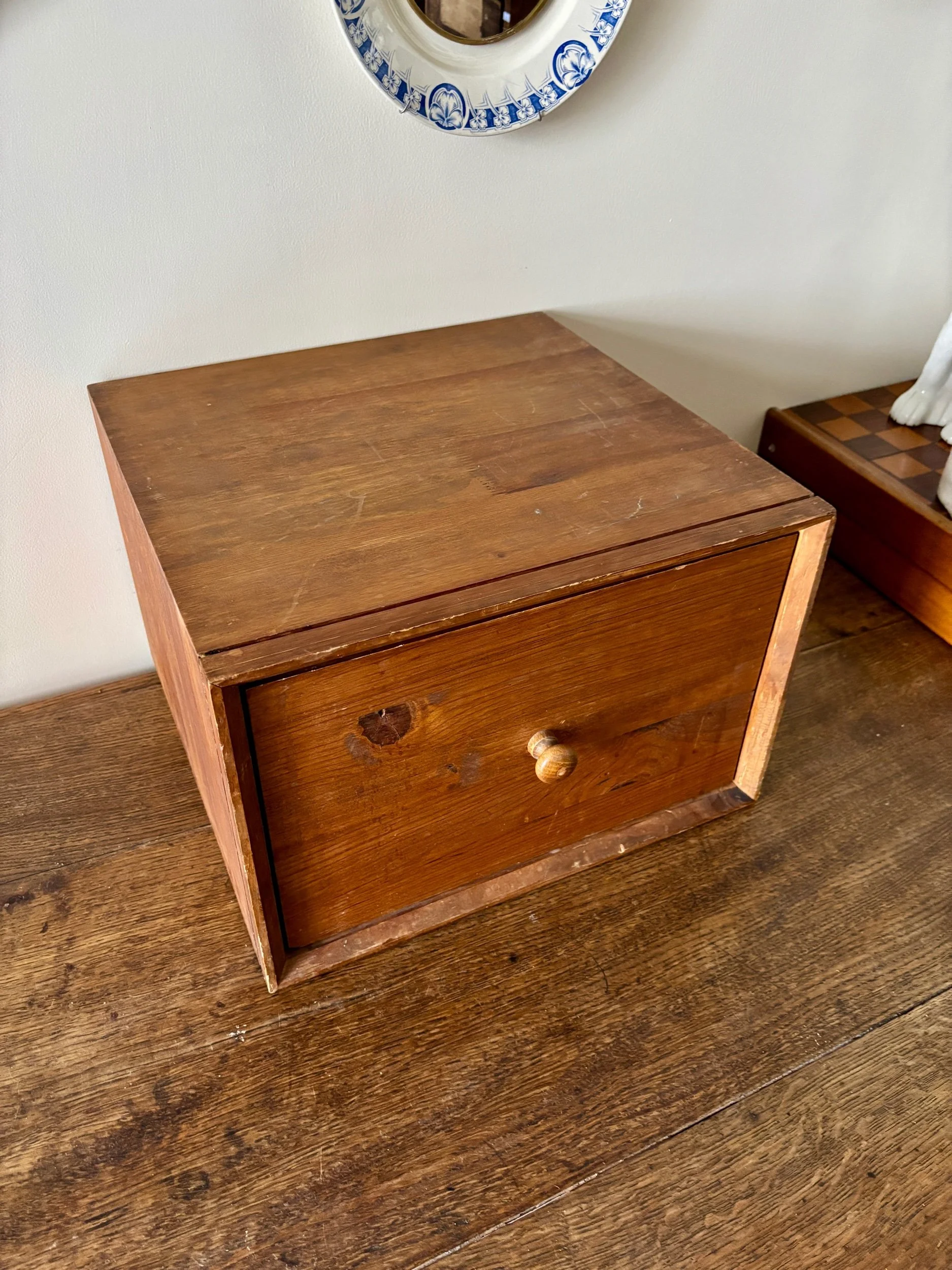 caisson-1-tiroir-bois-fonce-beige-meuble-rangement-decoration-vintage-axs-design-paris-france