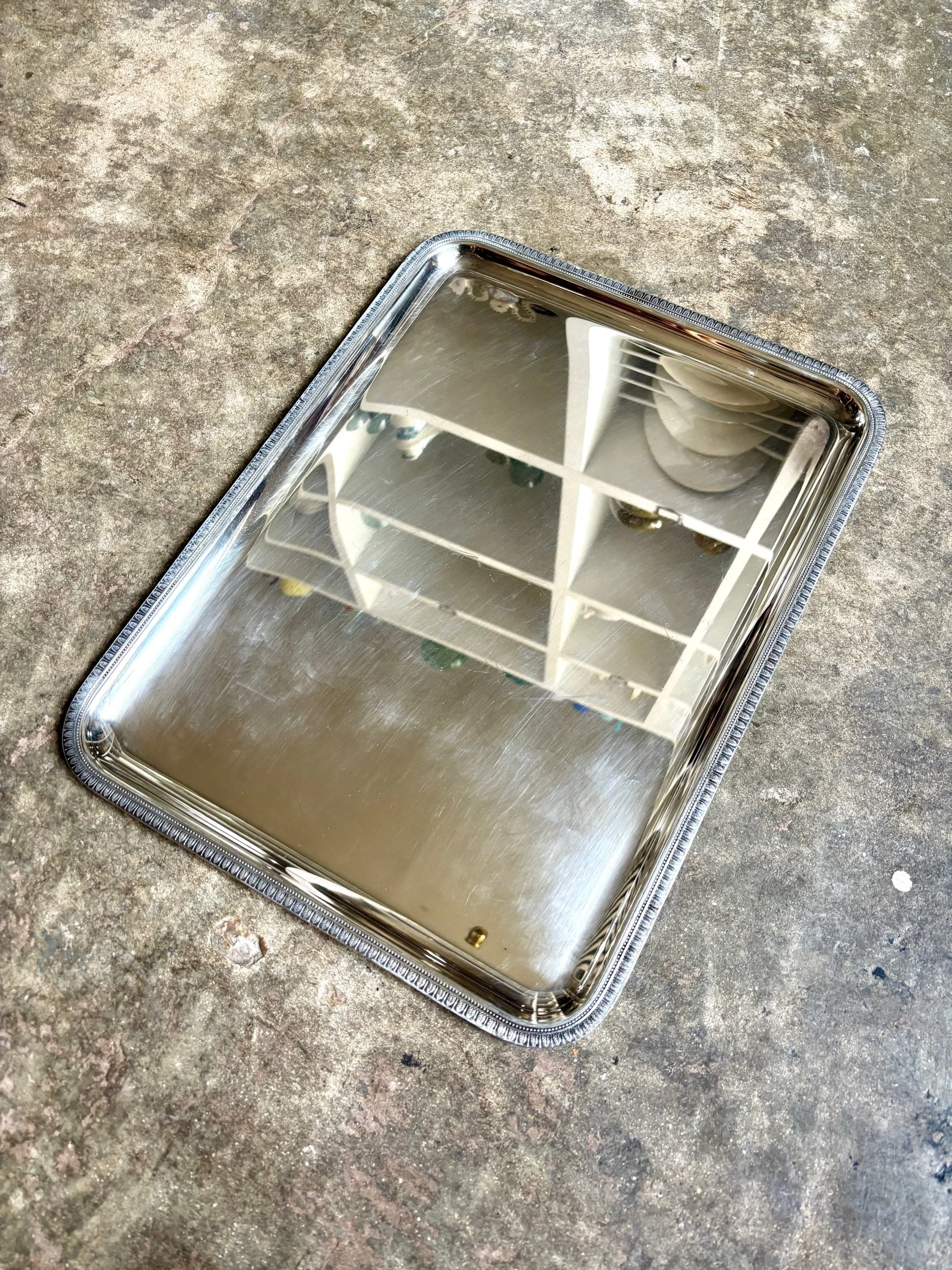 plateau-metal-argente-christofle-vaisselle-vintage-axs-design-paris-france
