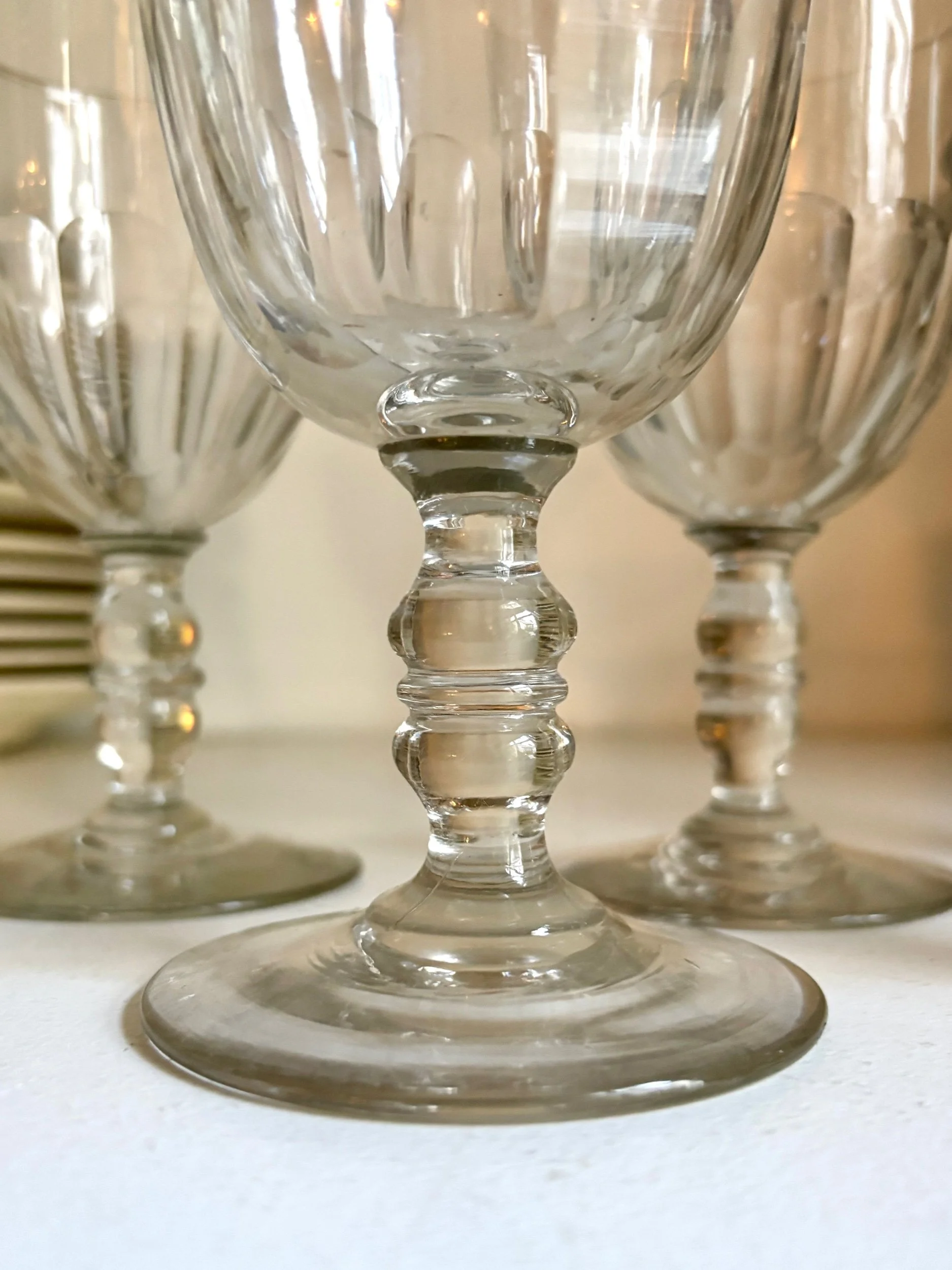 6-verres-pied-cristal-baccarat-gondole-vaisselle-vintage-axs-design-paris-france