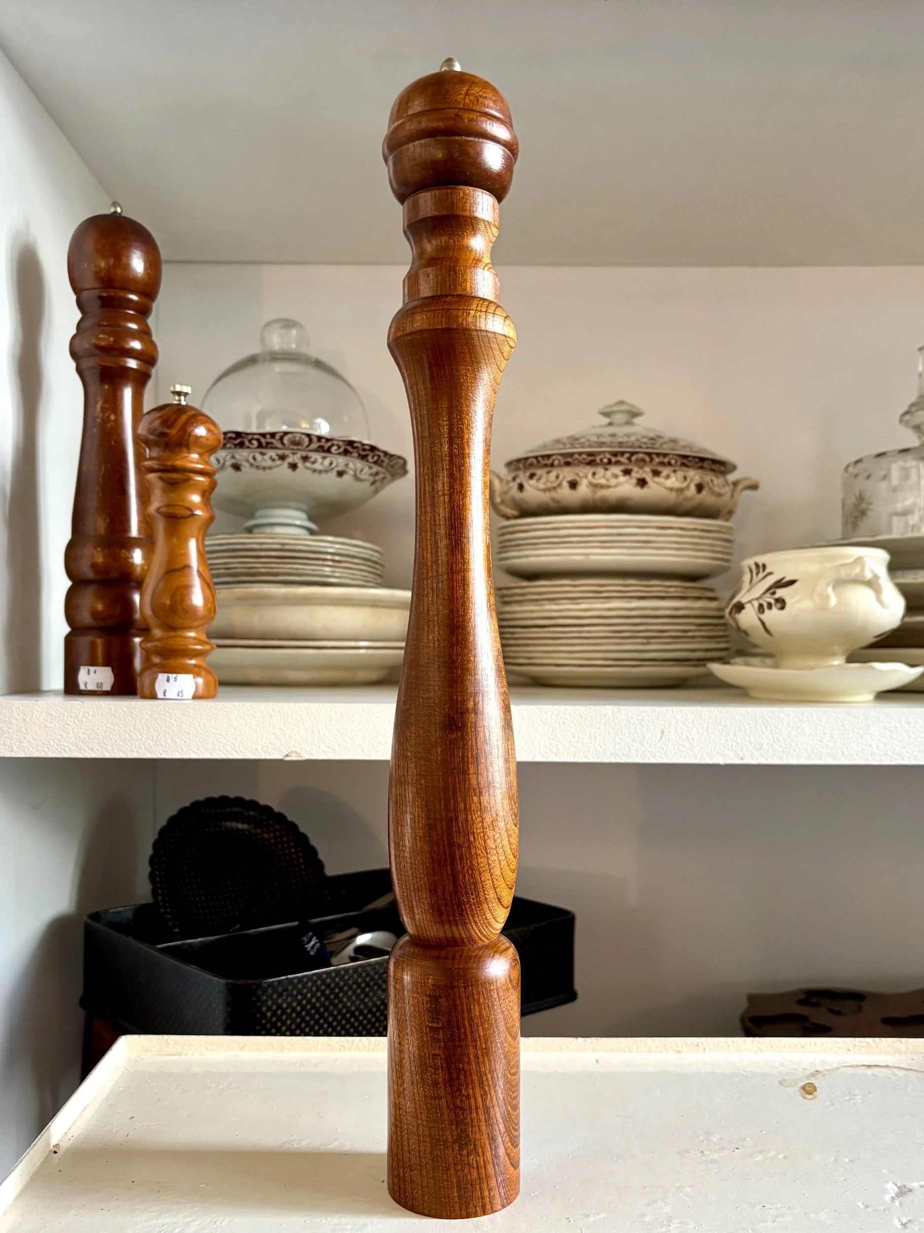 moulin-poivre-bois-tourne-accessoire-cuisine-vaisselle-vintage-axs-design-paris-france