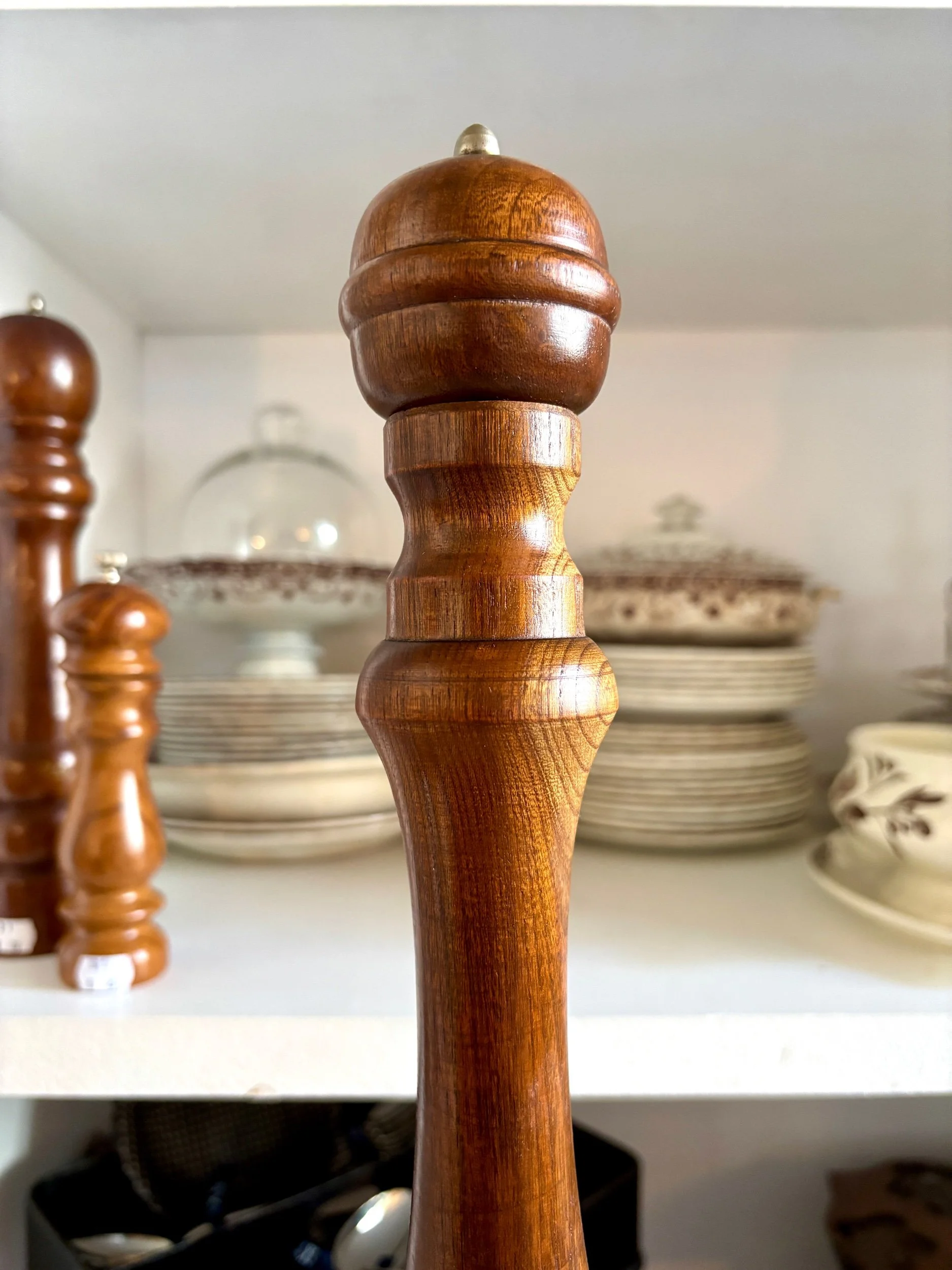 moulin-poivre-bois-tourne-accessoire-cuisine-vaisselle-vintage-axs-design-paris-france