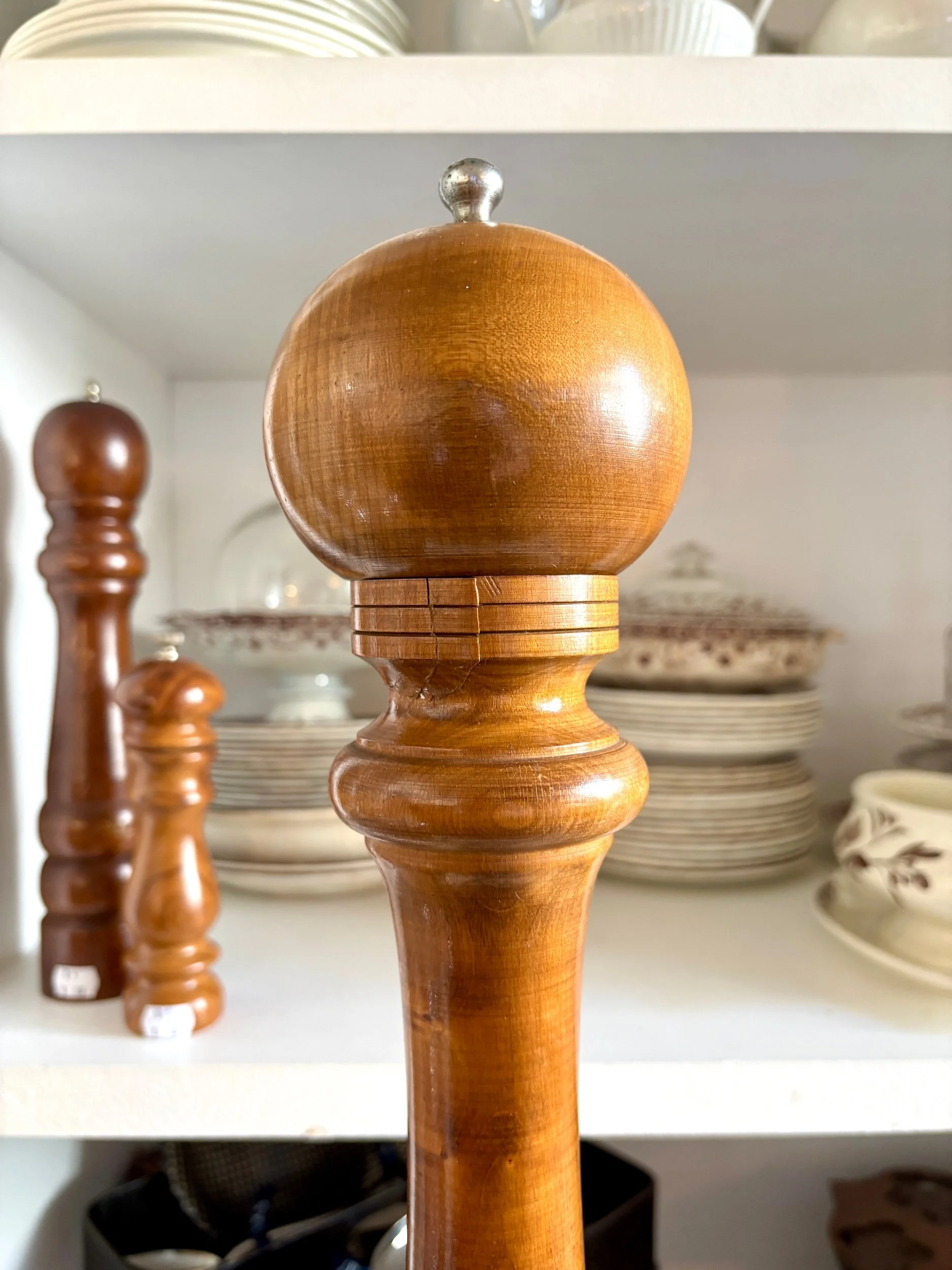 moulin-poivre-borel-bois-tourne-accessoire-cuisine-vaisselle-vintage-axs-design-paris-france
