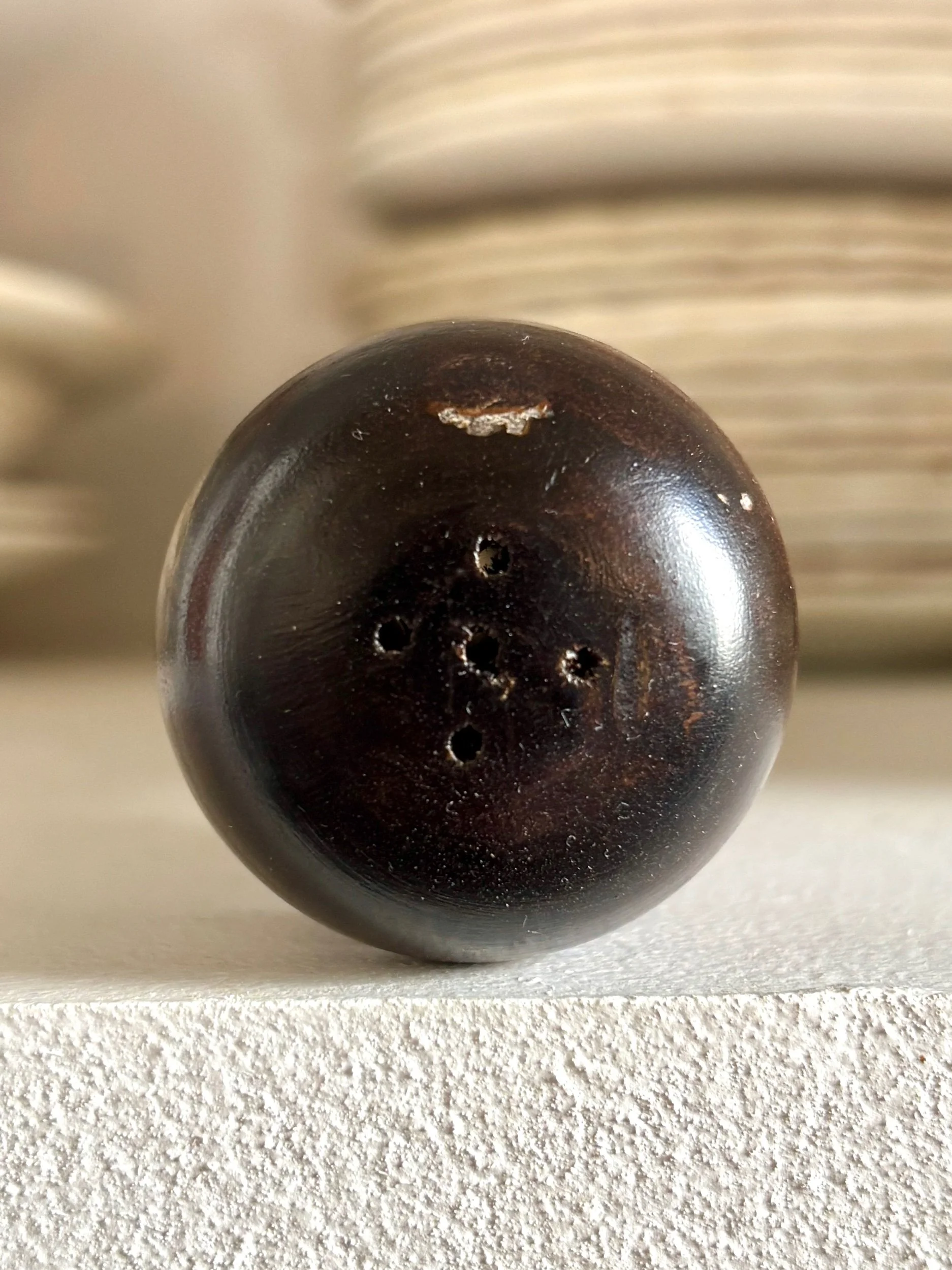 Saliere-poivrier-bois-tourne-1-accessoire-cuisine-vaisselle-vintage-axs-design-paris-france