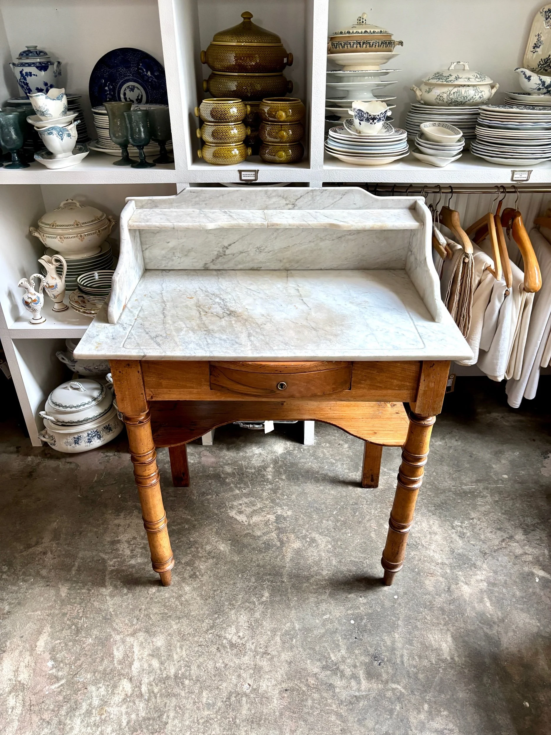 coiffeuse-meuble-de-toilette-bois-tourne-marbre-gris-meuble-table-vintage-axs-design-paris-france