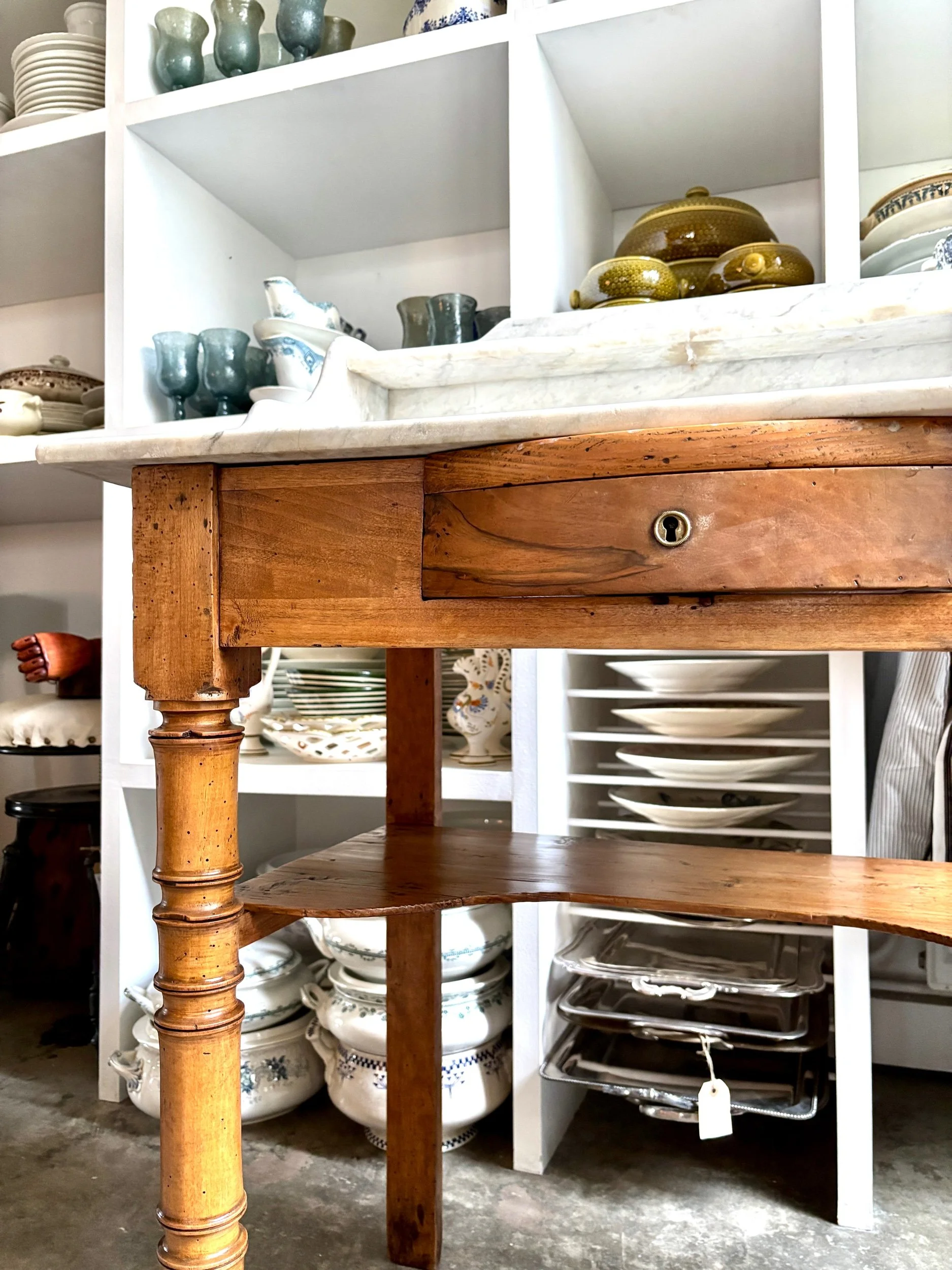 coiffeuse-meuble-de-toilette-bois-tourne-marbre-gris-meuble-table-vintage-axs-design-paris-france
