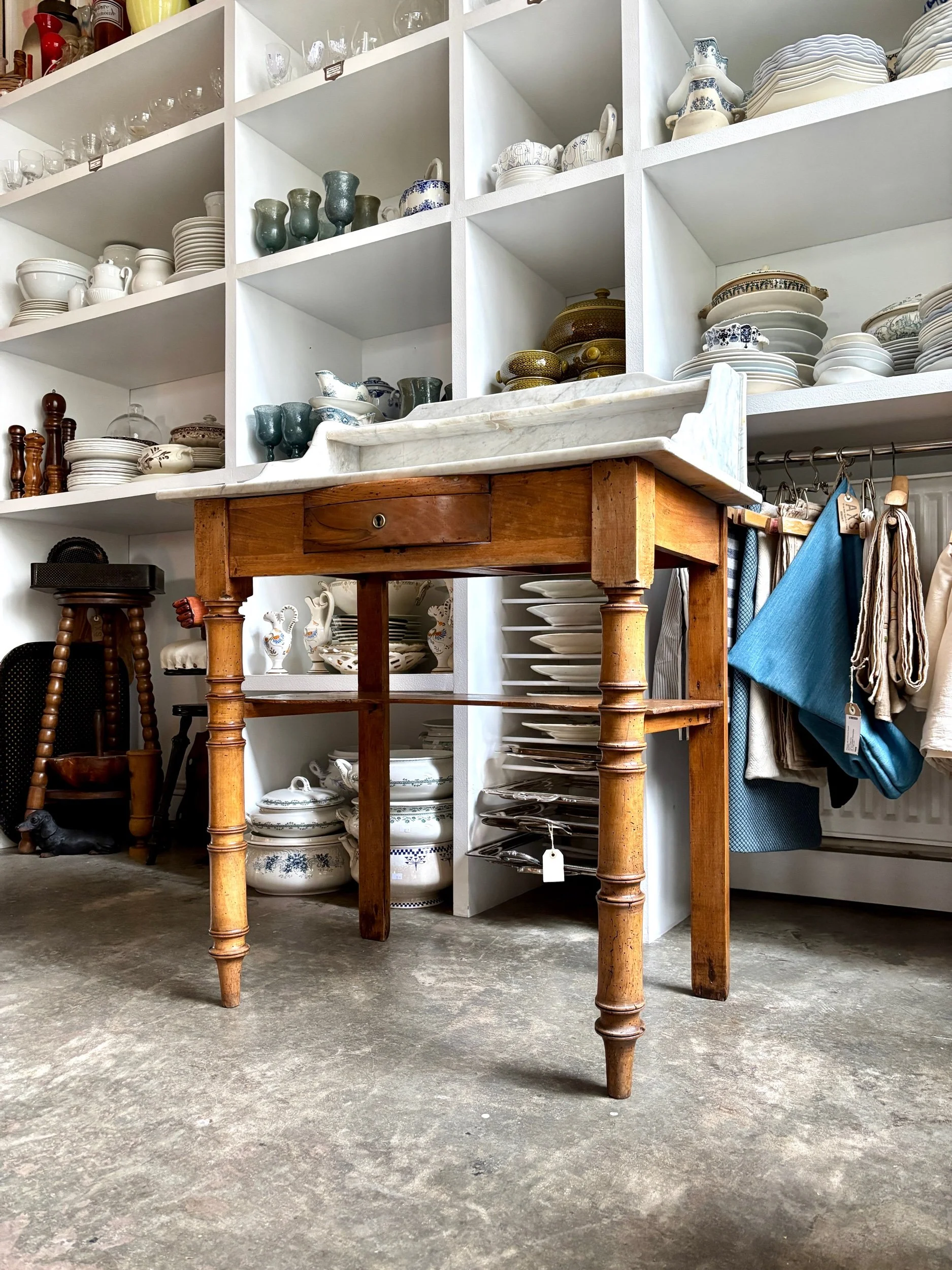 coiffeuse-meuble-de-toilette-bois-tourne-marbre-gris-meuble-table-vintage-axs-design-paris-france