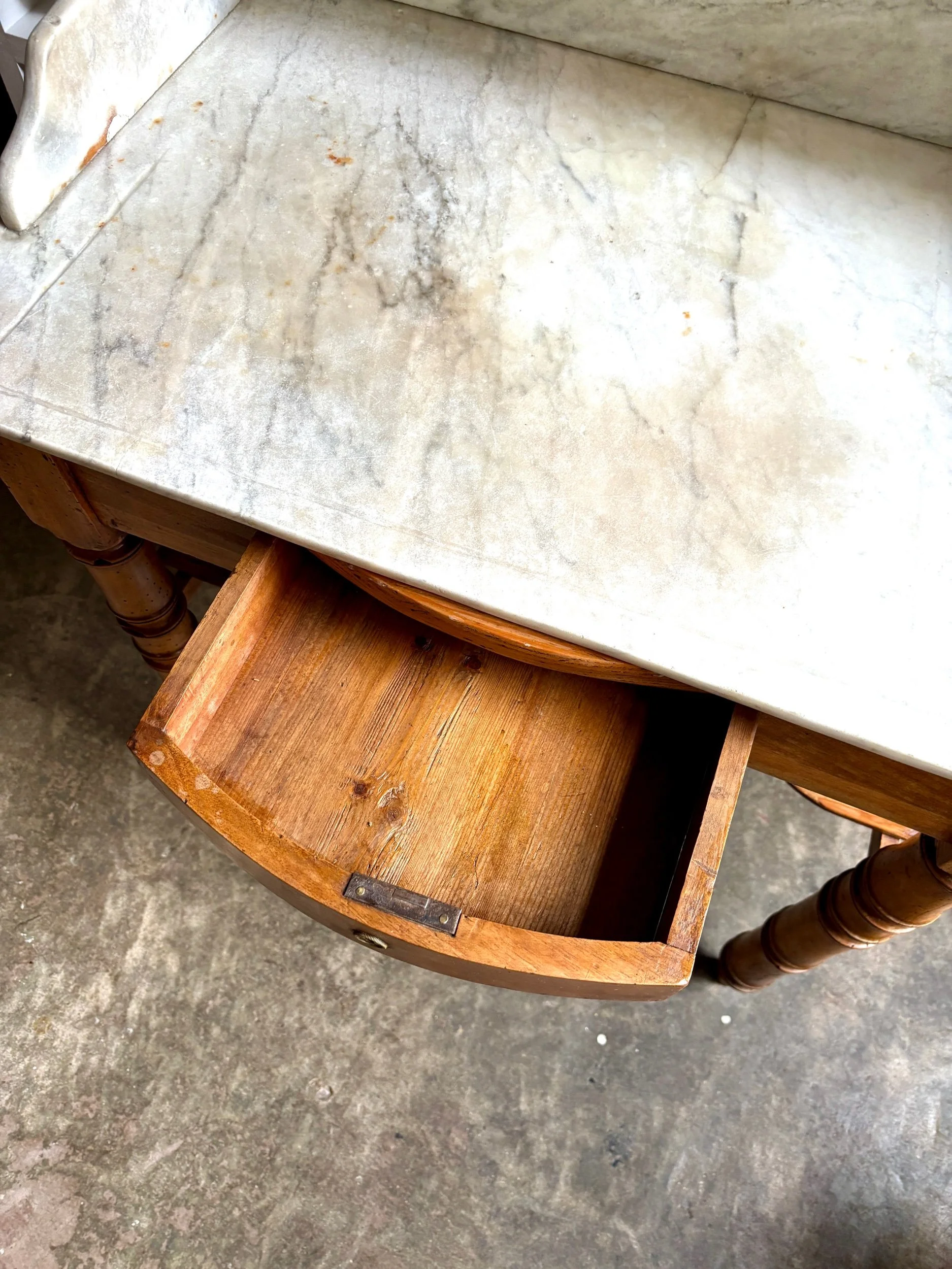 coiffeuse-meuble-de-toilette-bois-tourne-marbre-gris-meuble-table-vintage-axs-design-paris-france