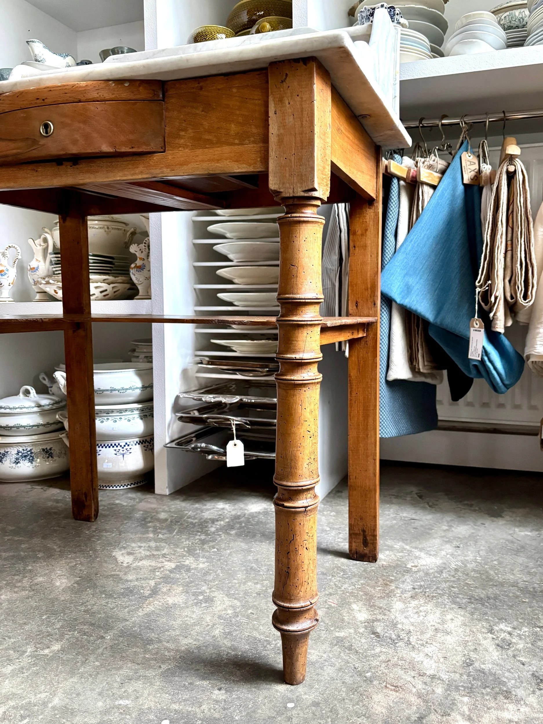 coiffeuse-meuble-de-toilette-bois-tourne-marbre-gris-meuble-table-vintage-axs-design-paris-france