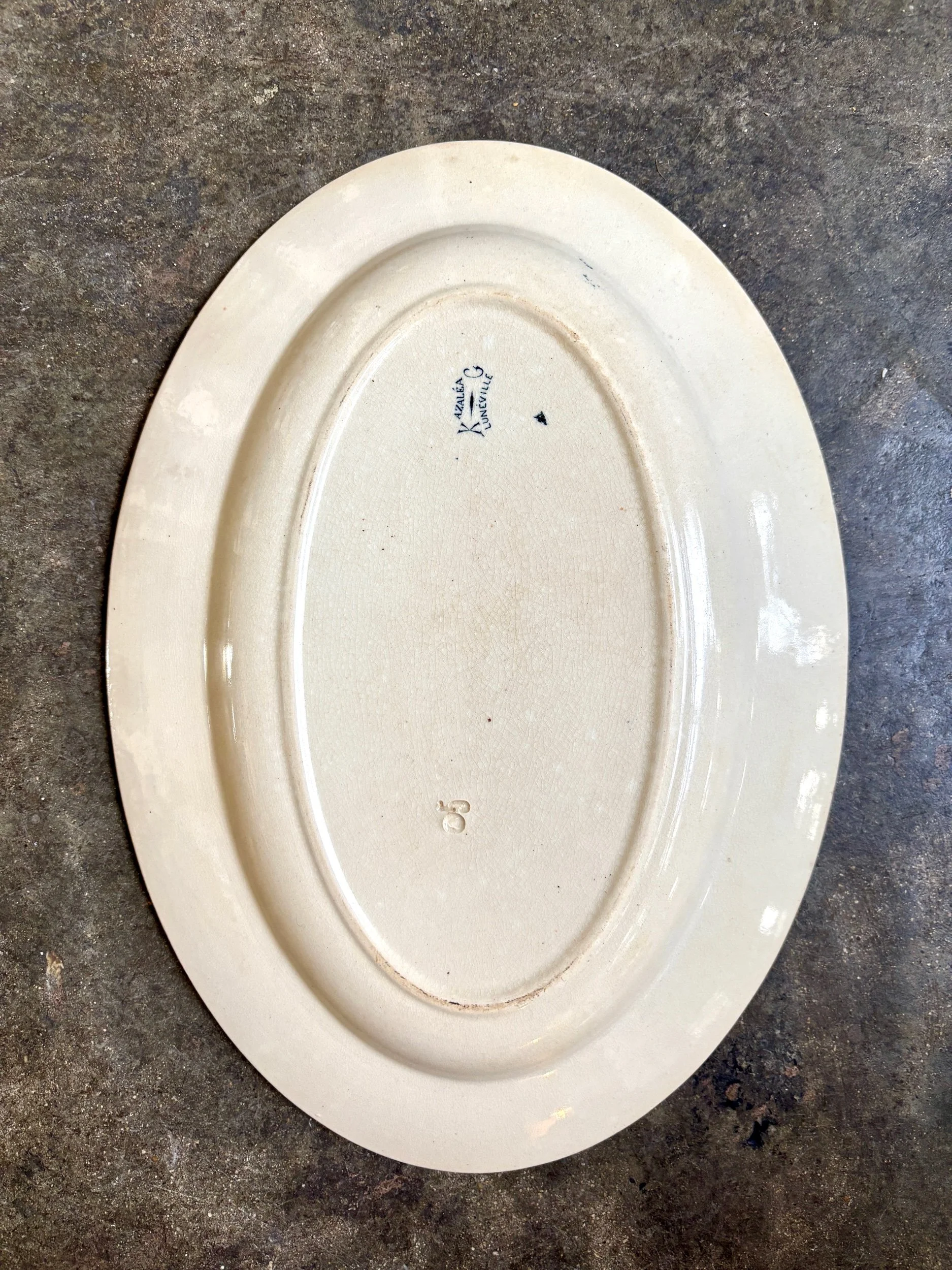 petit-plat-ovale-terre-de-fer-azalea-blanc-bleu-luneville-vaisselle-vintage-axs-design-paris-france