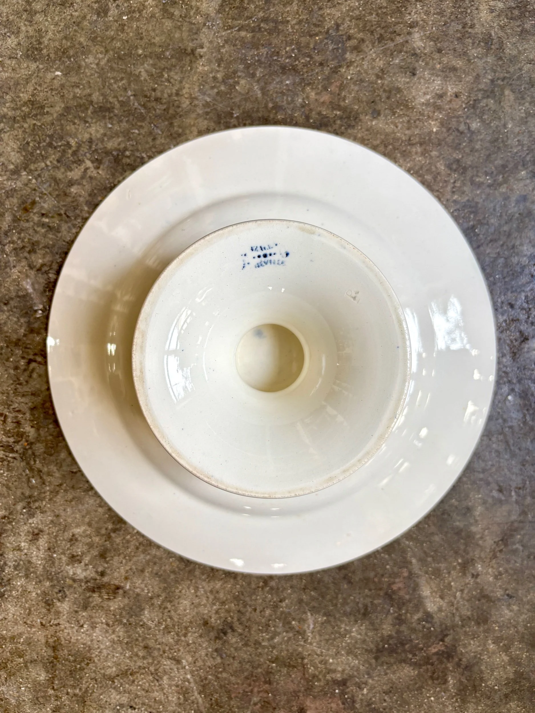 assiette-gateau-terre-de-fer-azalea-blanc-bleu-luneville-vaisselle-vintage-axs-design-paris-france