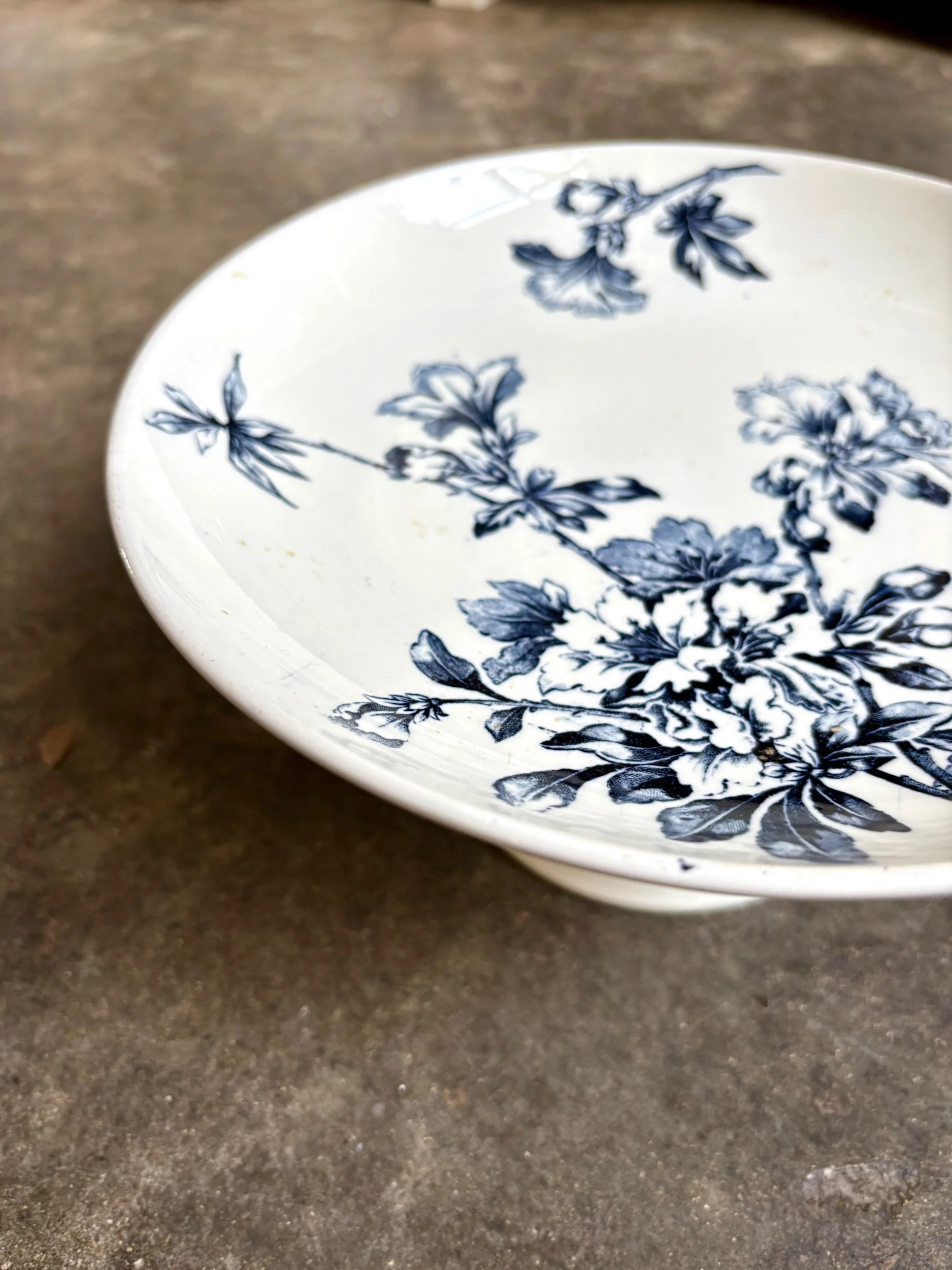 compotier-terre-de-fer-azalea-blanc-bleu-luneville-vaisselle-vintage-axs-design-paris-france