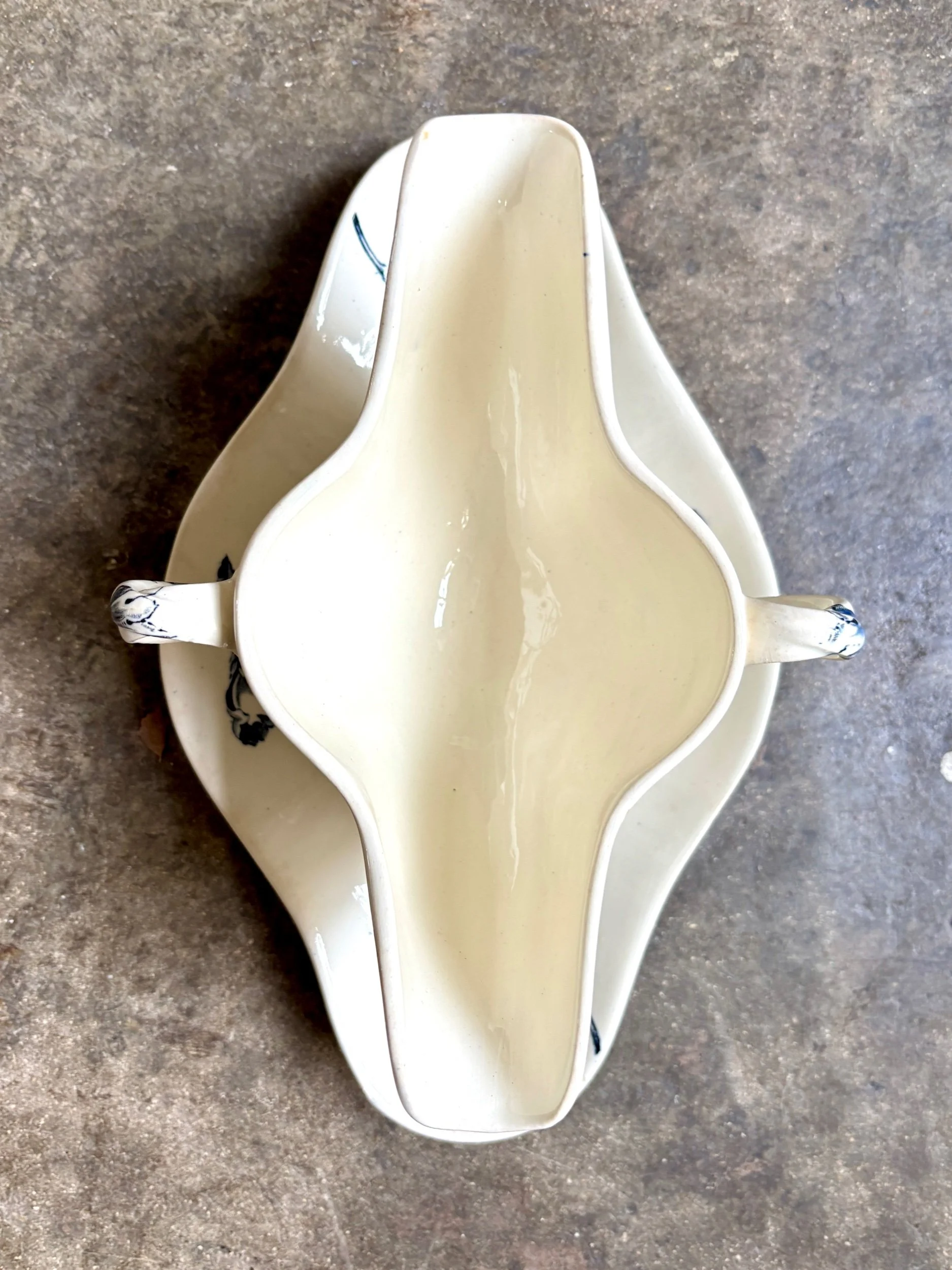 sauciere-terre-de-fer-azalea-blanc-bleu-luneville-vaisselle-vintage-axs-design-paris-france