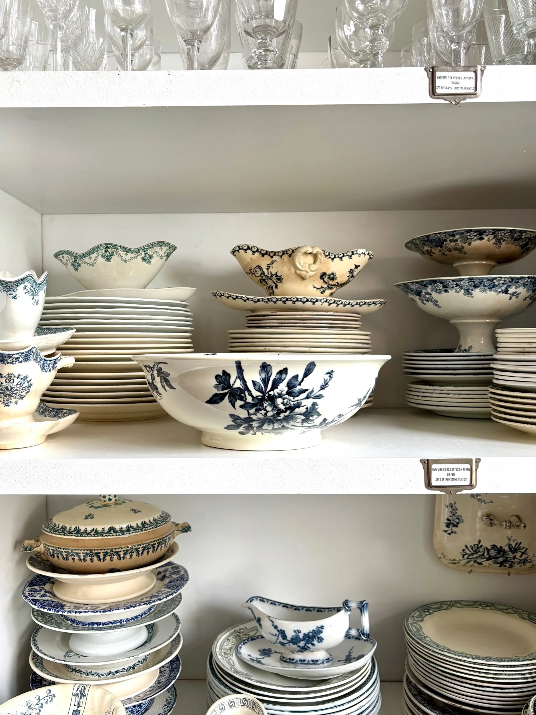 saladier-terre-de-fer-azalea-blanc-bleu-luneville-vaisselle-vintage-axs-design-paris-france