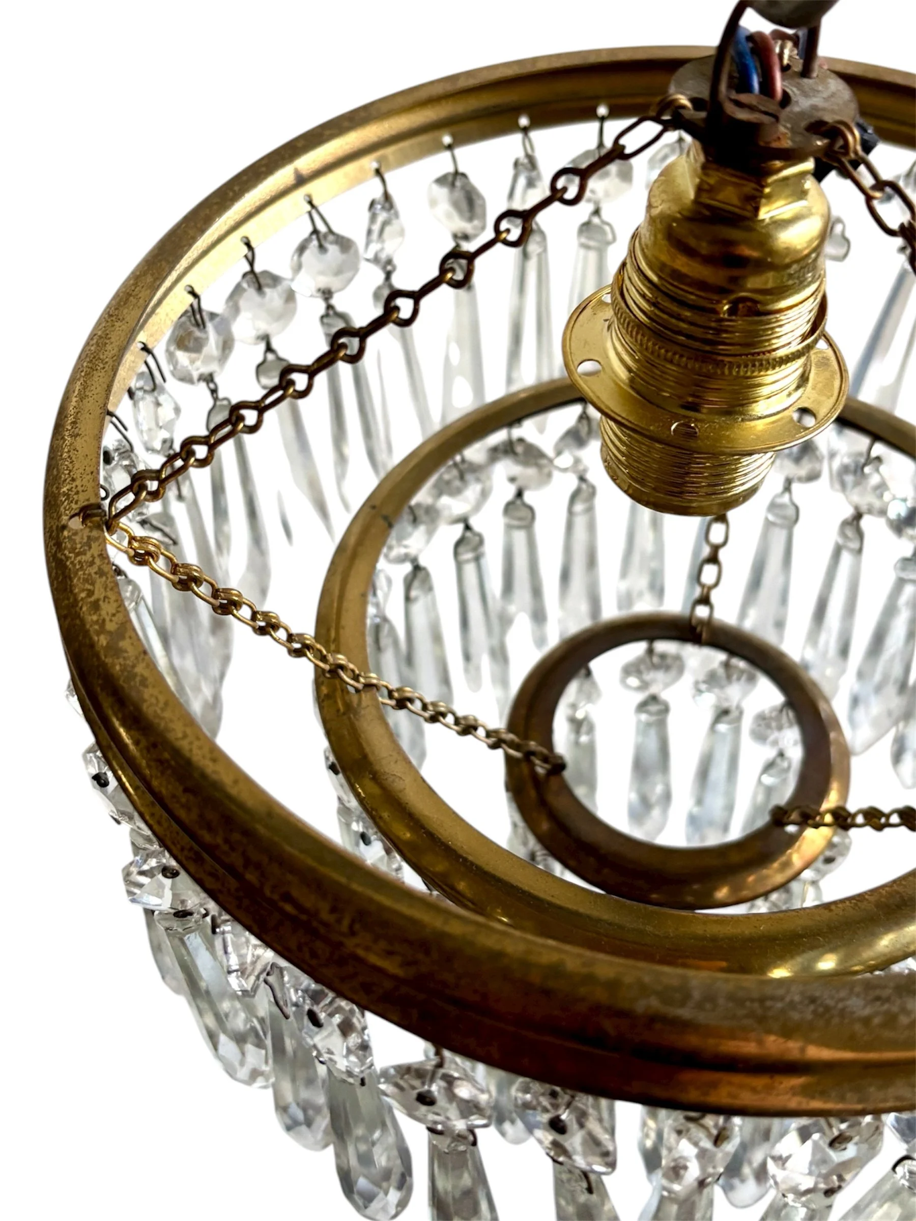suspension-laiton-dore-pampilles-verre-luminaire-classique-vintage-axs-design-paris-france