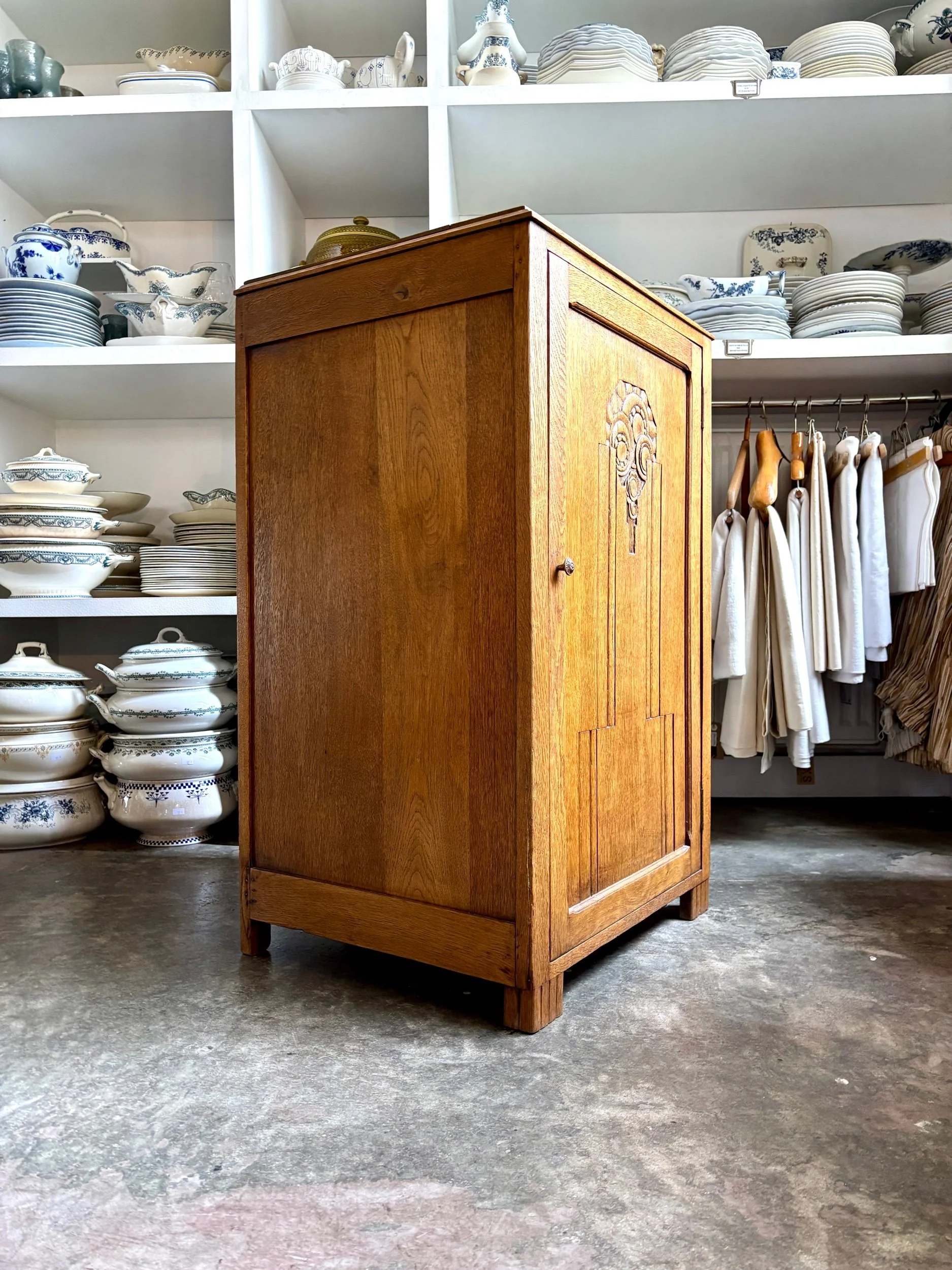 confiturier-buffet-bois-fonce-meuble-rangement-vintage-axs-design-paris-france