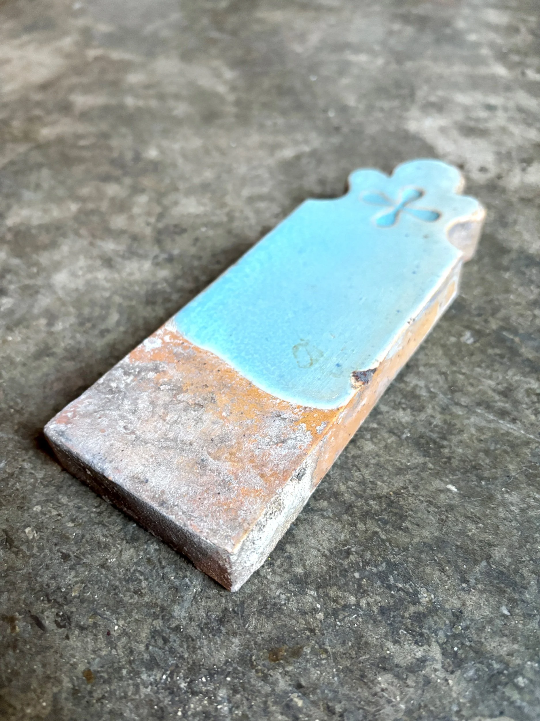 ornement-carreau-emile-muller-ceramique-bleu-jardin-vintage-axs-design-paris-france
