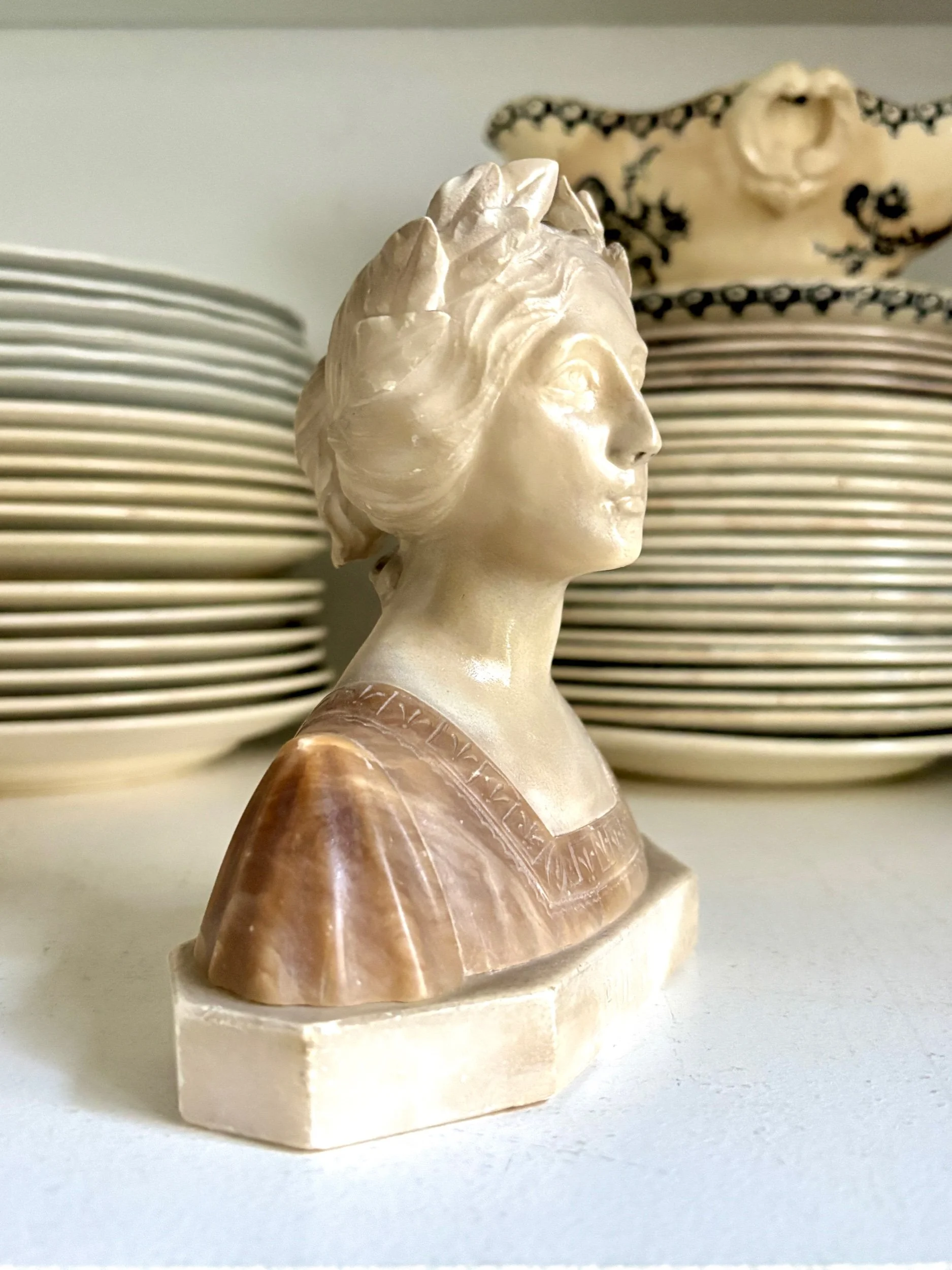 buste-femme-poesia-art-marbre-gris-vintage-axs-design-paris-france