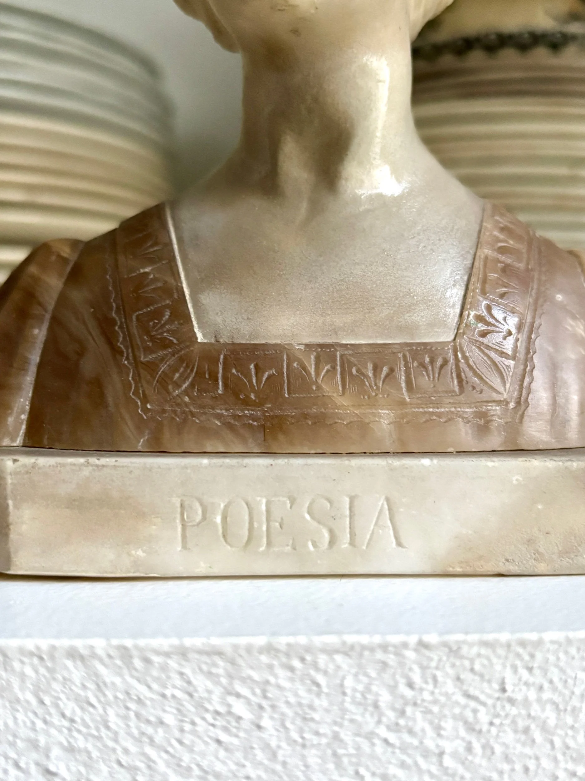 buste-femme-poesia-art-marbre-gris-vintage-axs-design-paris-france