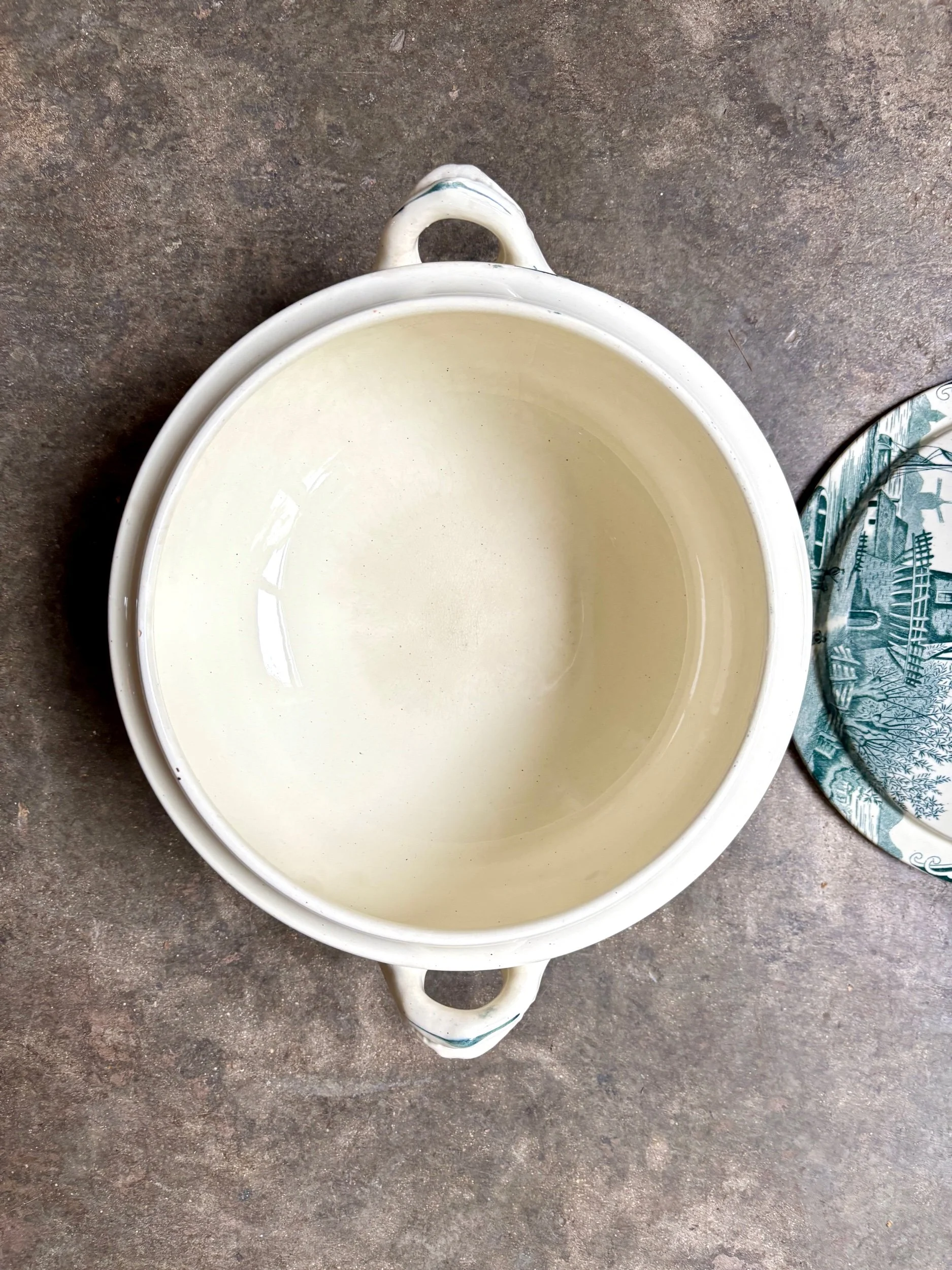 grande-soupiere-salins-delft-terre-de-fer-blanc-bleu-vaisselle-vintage-axs-design-paris-france