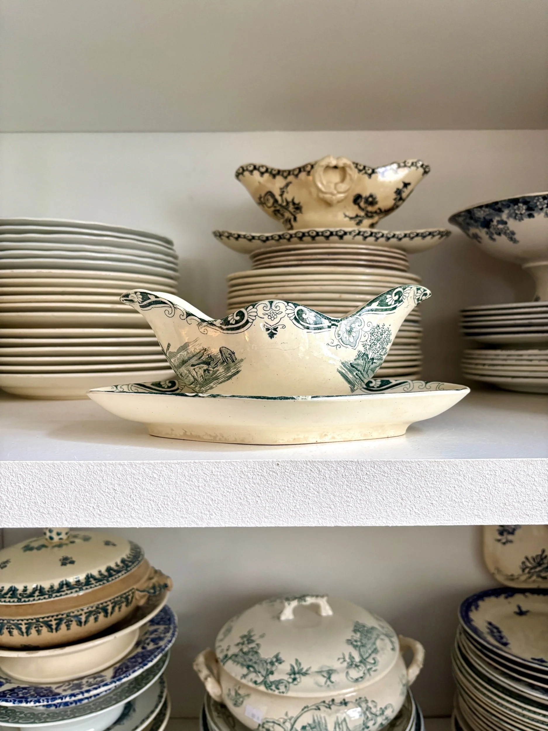sauciere-salins-delft-terre-de-fer-blanc-bleu-vaisselle-vintage-axs-design-paris-france