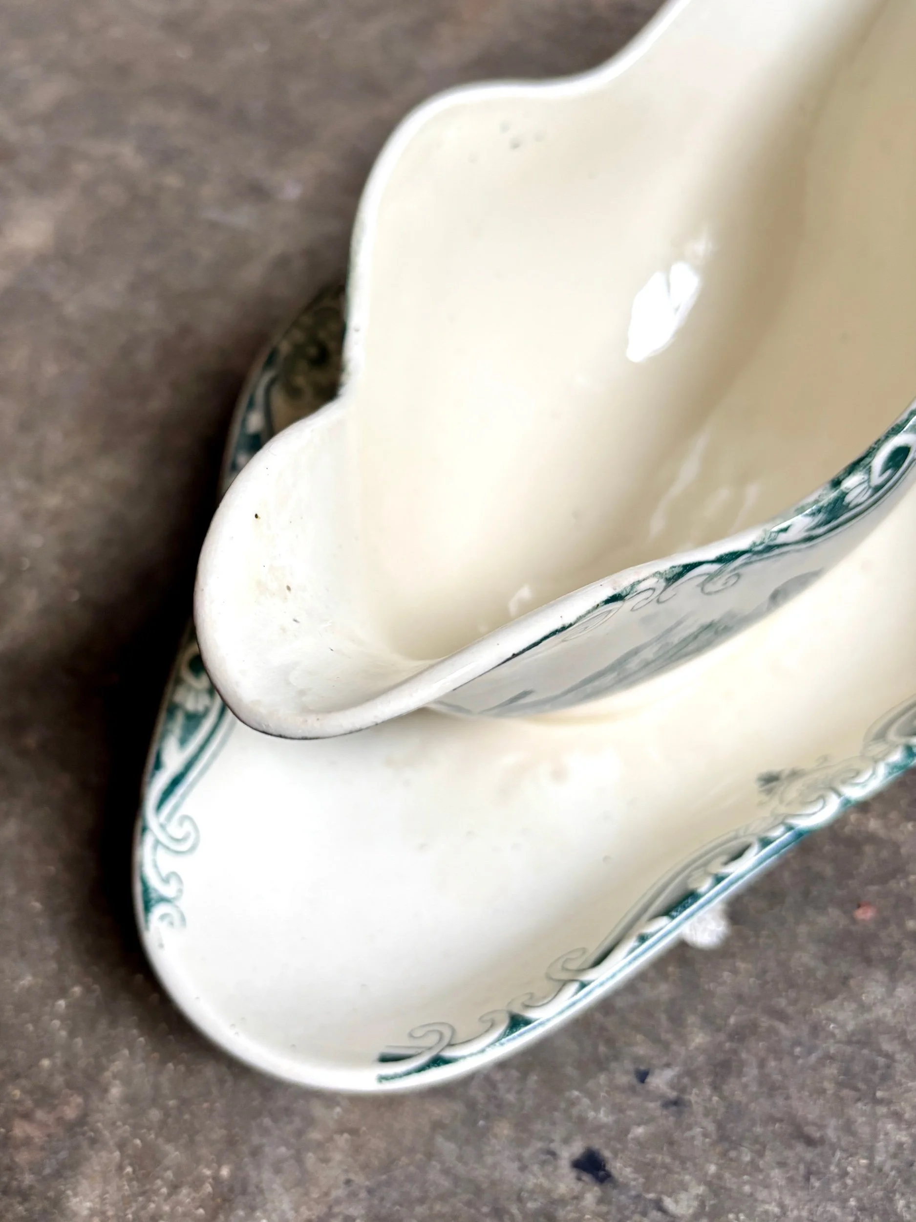 sauciere-salins-delft-terre-de-fer-blanc-bleu-vaisselle-vintage-axs-design-paris-france