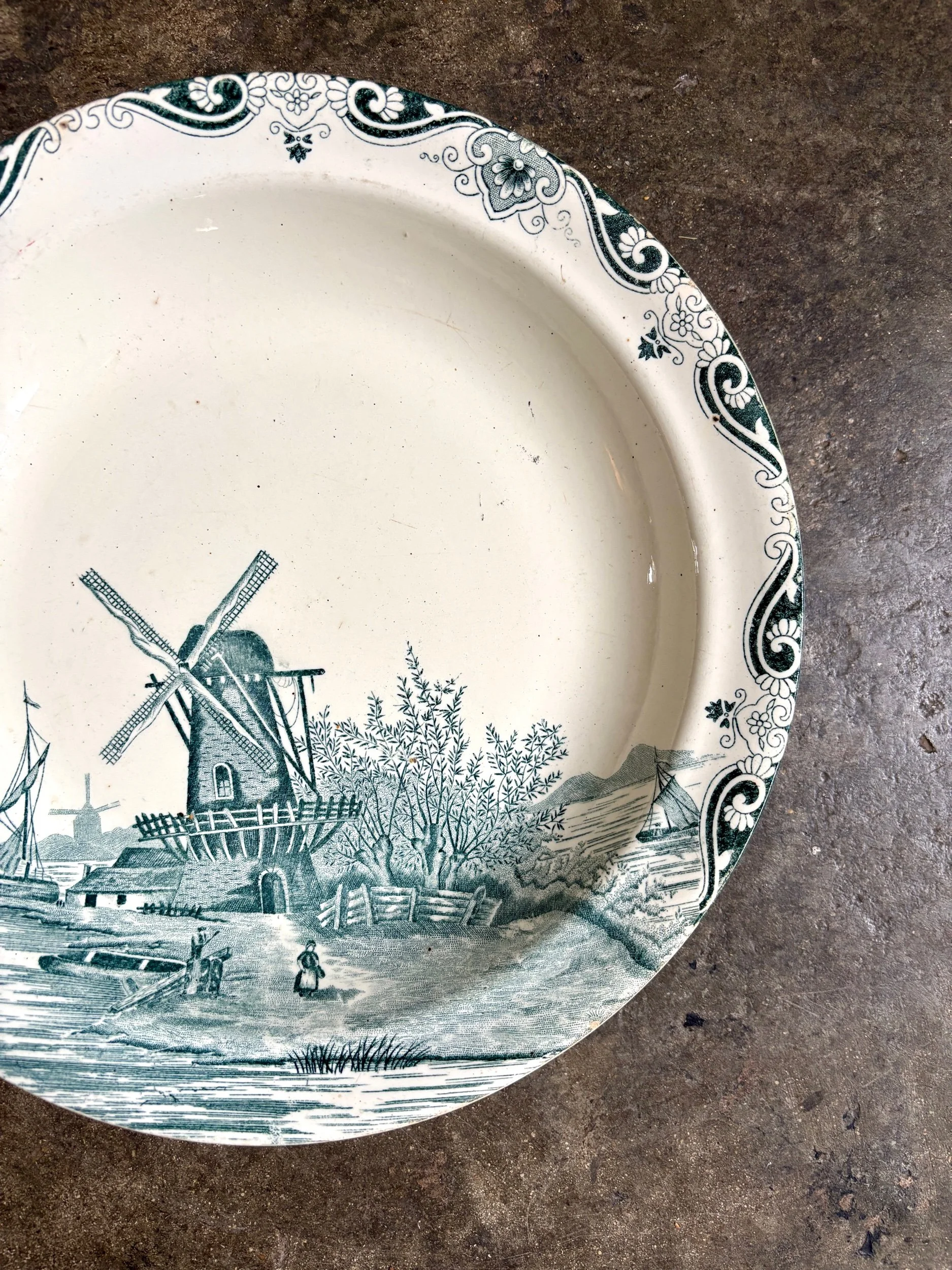 plat-rond-creux-salins-delft-terre-de-fer-blanc-bleu-vaisselle-vintage-axs-design-paris-france