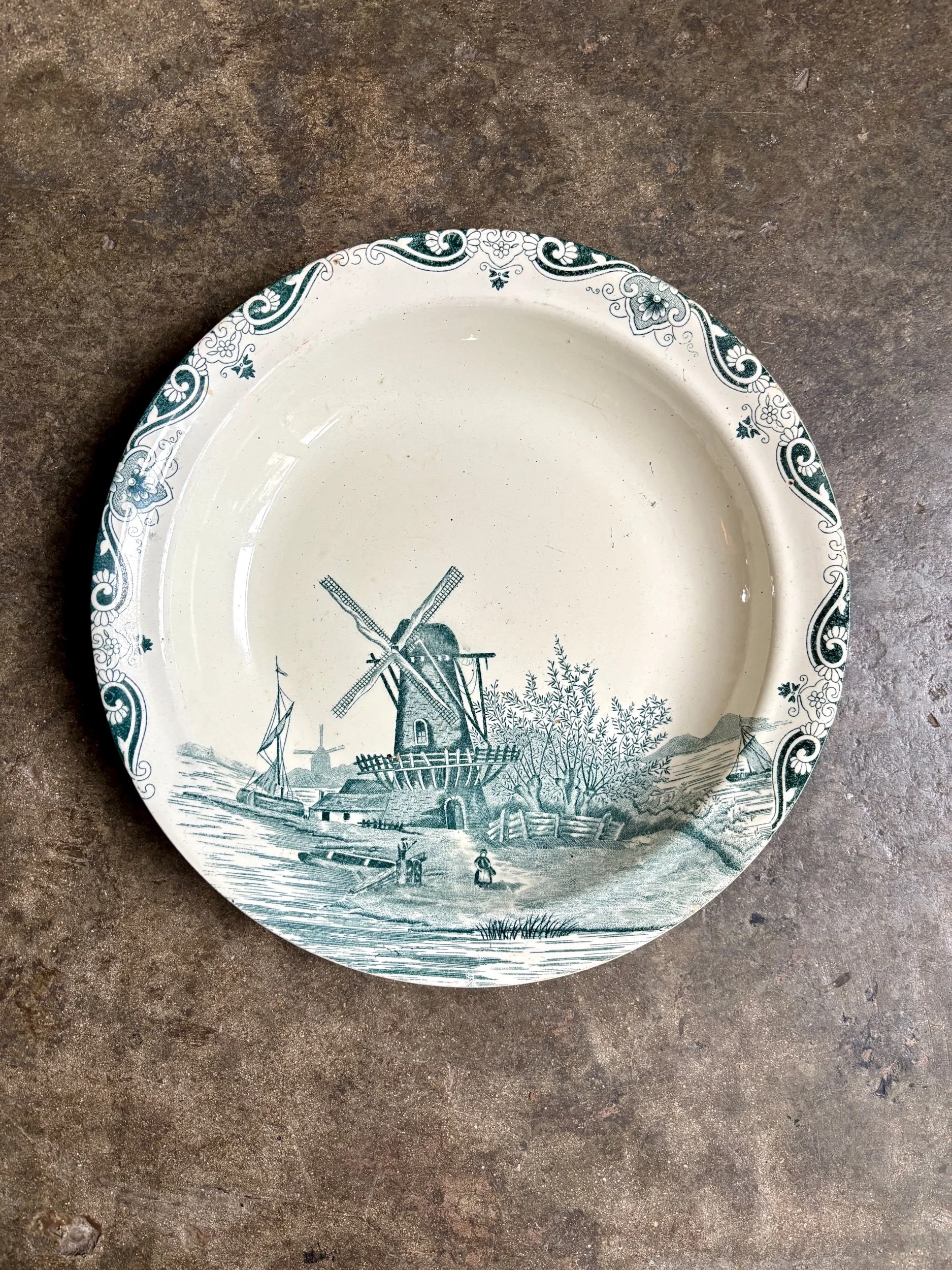 plat-rond-creux-salins-delft-terre-de-fer-blanc-bleu-vaisselle-vintage-axs-design-paris-france