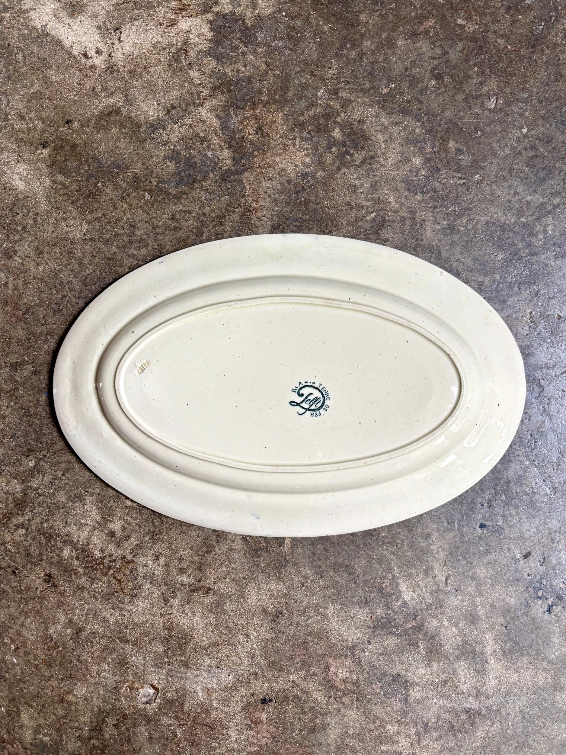 plat-ovale-salins-delft-terre-de-fer-blanc-bleu-vaisselle-vintage-axs-design-paris-france