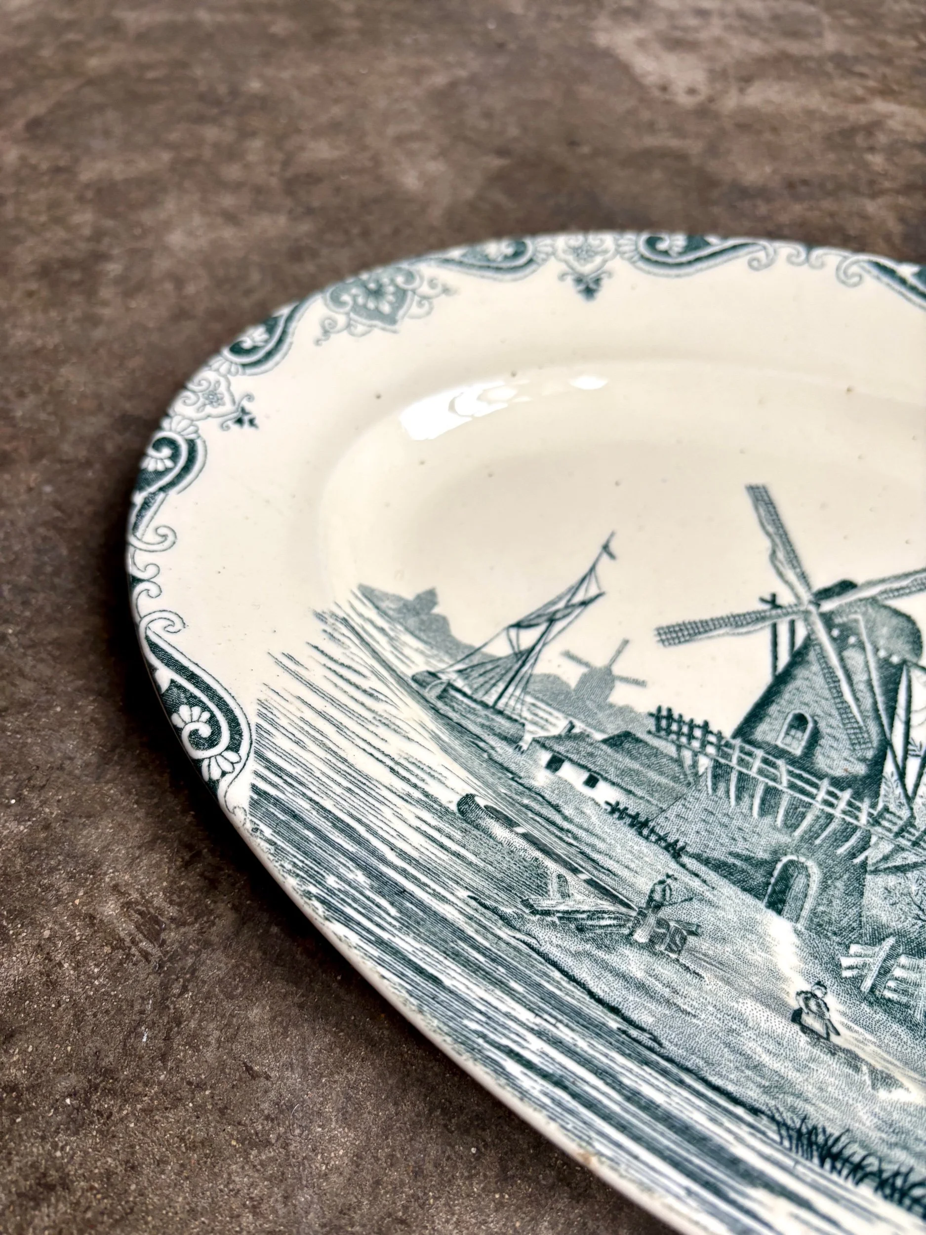 plat-ovale-salins-delft-terre-de-fer-blanc-bleu-vaisselle-vintage-axs-design-paris-france