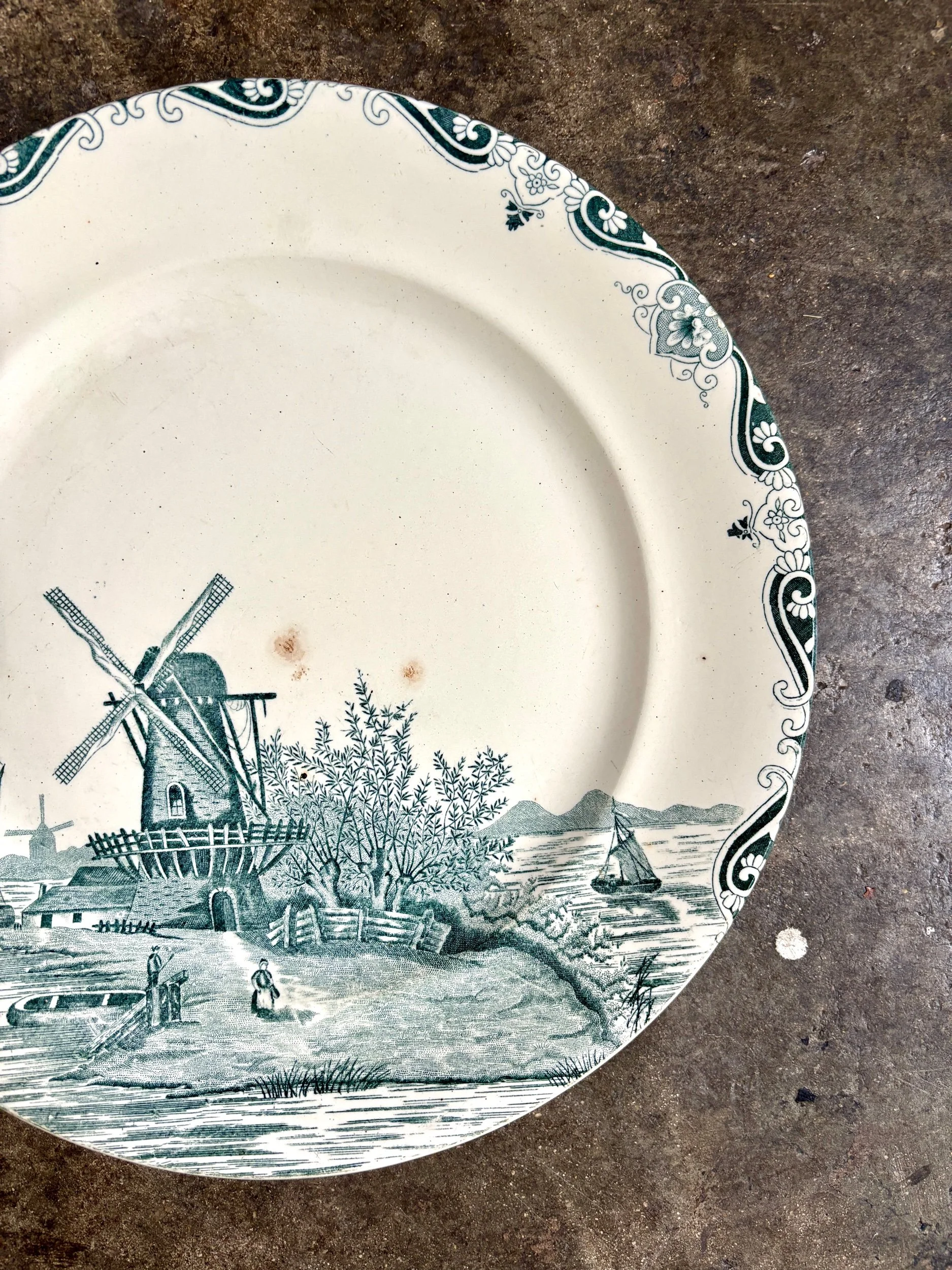 plat-rond-salins-delft-terre-de-fer-blanc-bleu-vaisselle-vintage-axs-design-paris-france