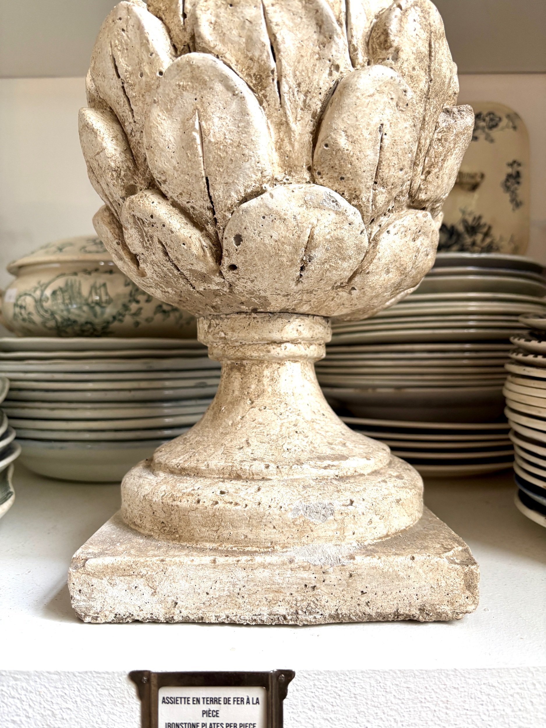 artichaut-2-ornement-beton-gris-decoration-jardin-artisanale-axs-design-paris-france