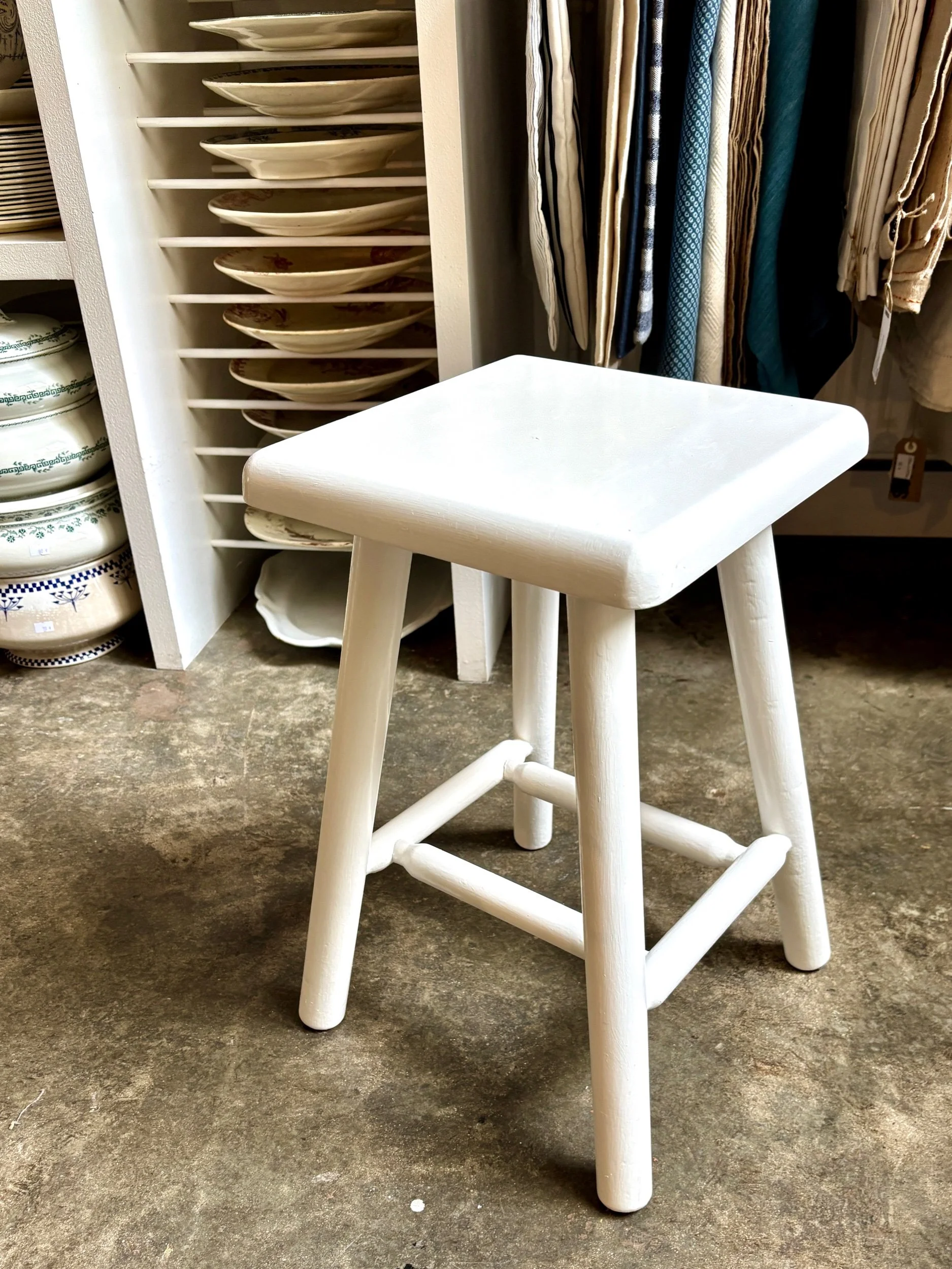 tabouret-bois-blanc-assise-vintage-axs-design-paris-france