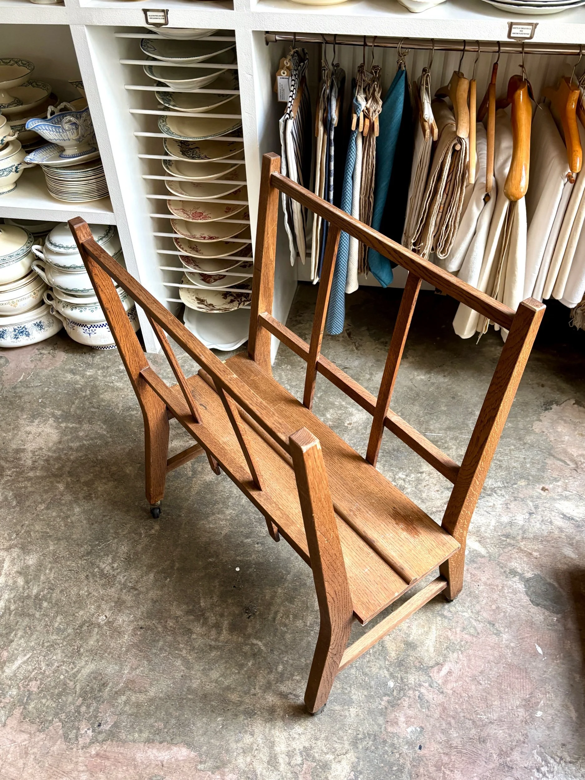 porte-cartons-dessin-bois-fonce-meuble-rangement-vintage-axs-design-paris-france