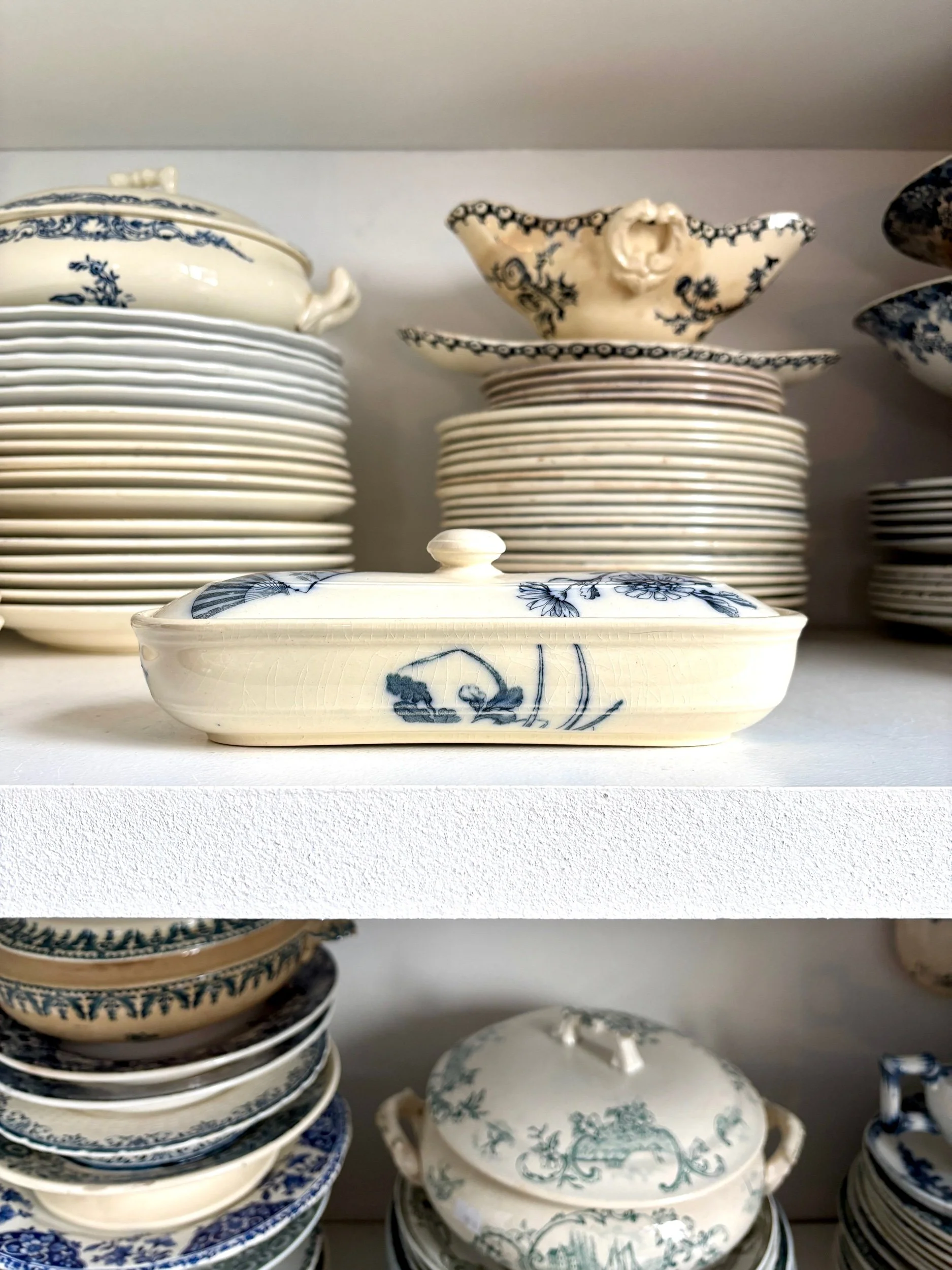 boite-peigne-vide-poche-terre-de-fer-blanc-bleu-decoration-rangement-vintage-axs-design-paris-france