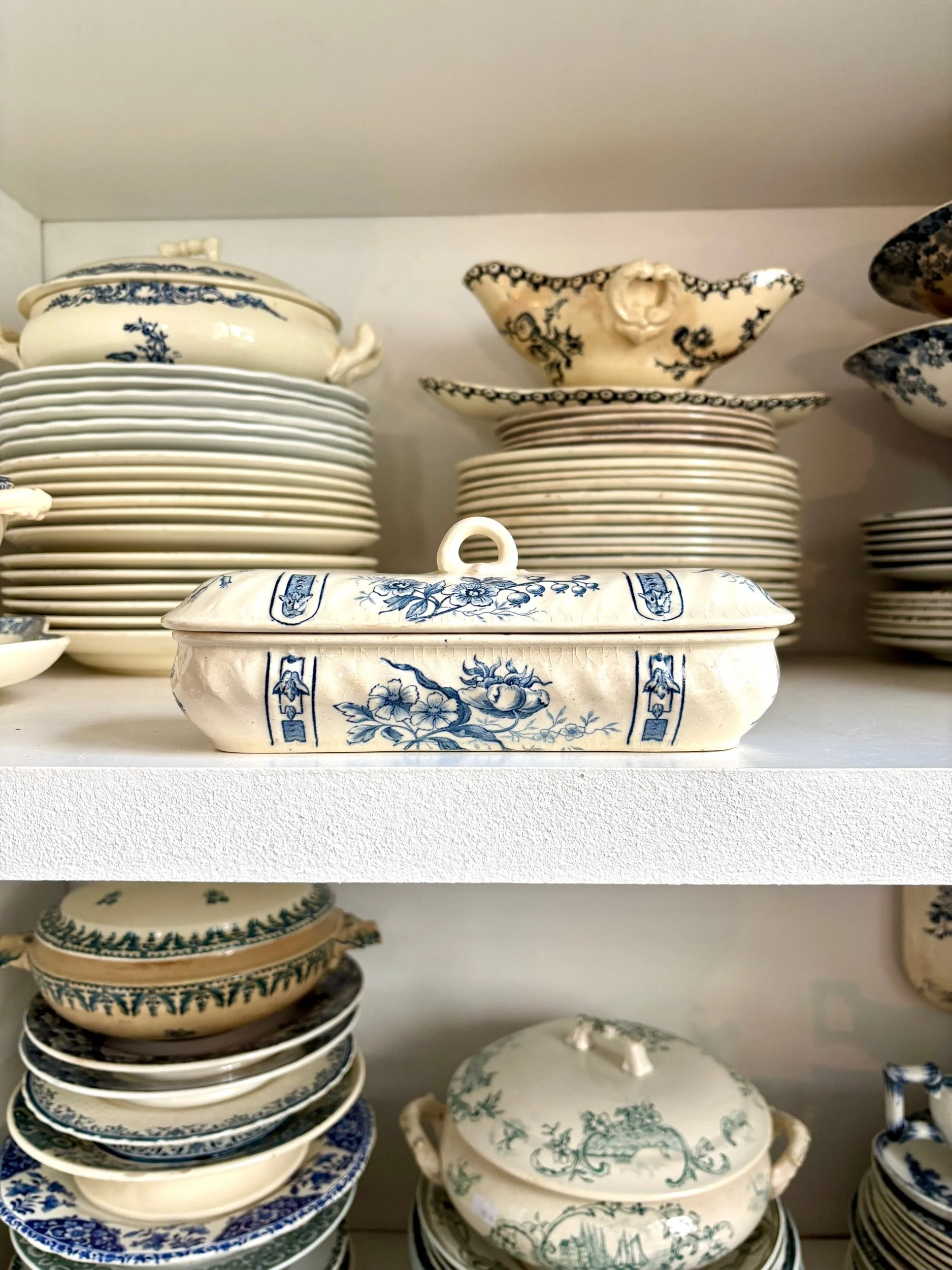 Boîte à peigne Gien, service "Lamballe" en terre de fer bleue