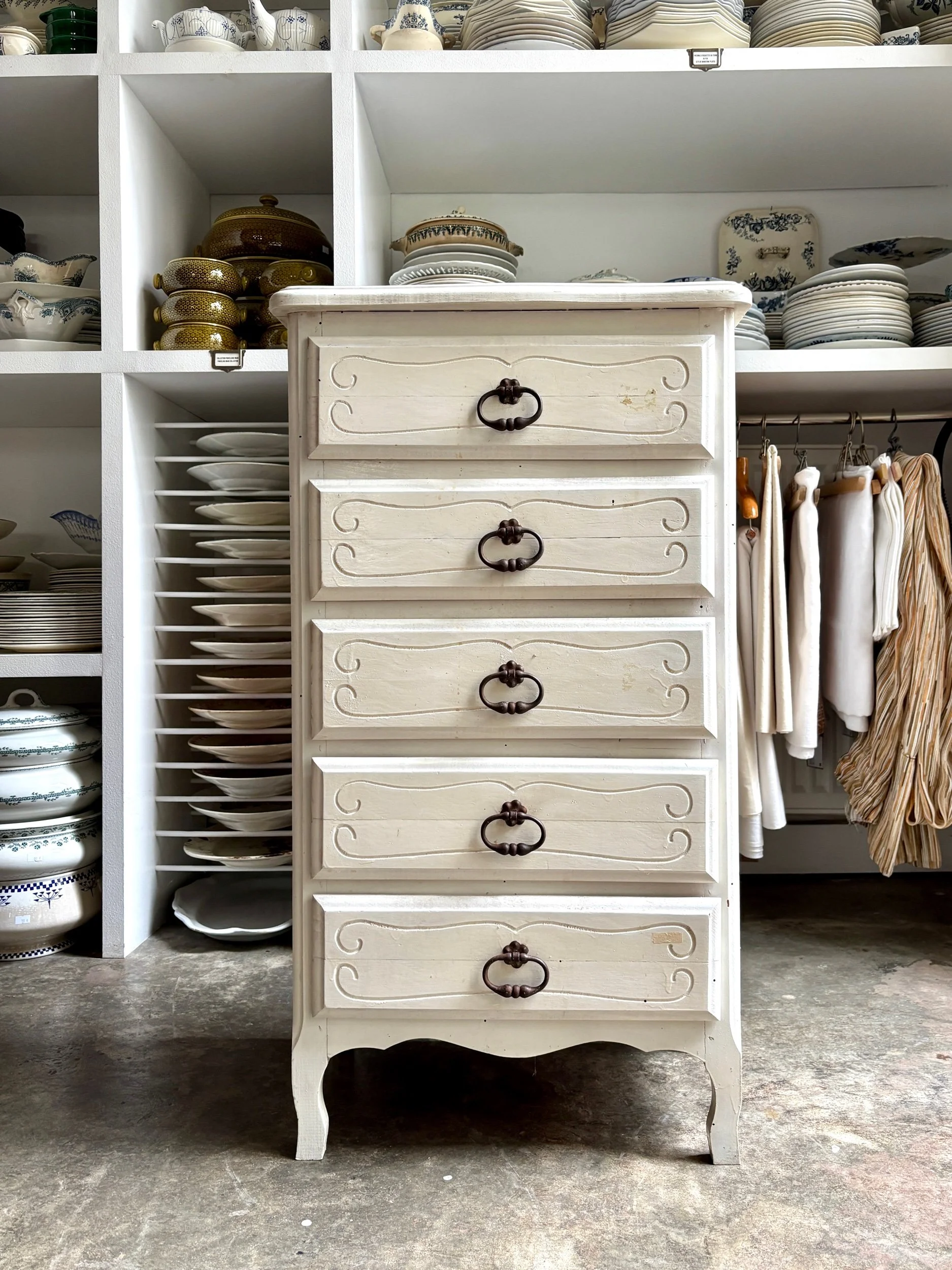 Chiffonnier 5 tiroirs en bois blanc