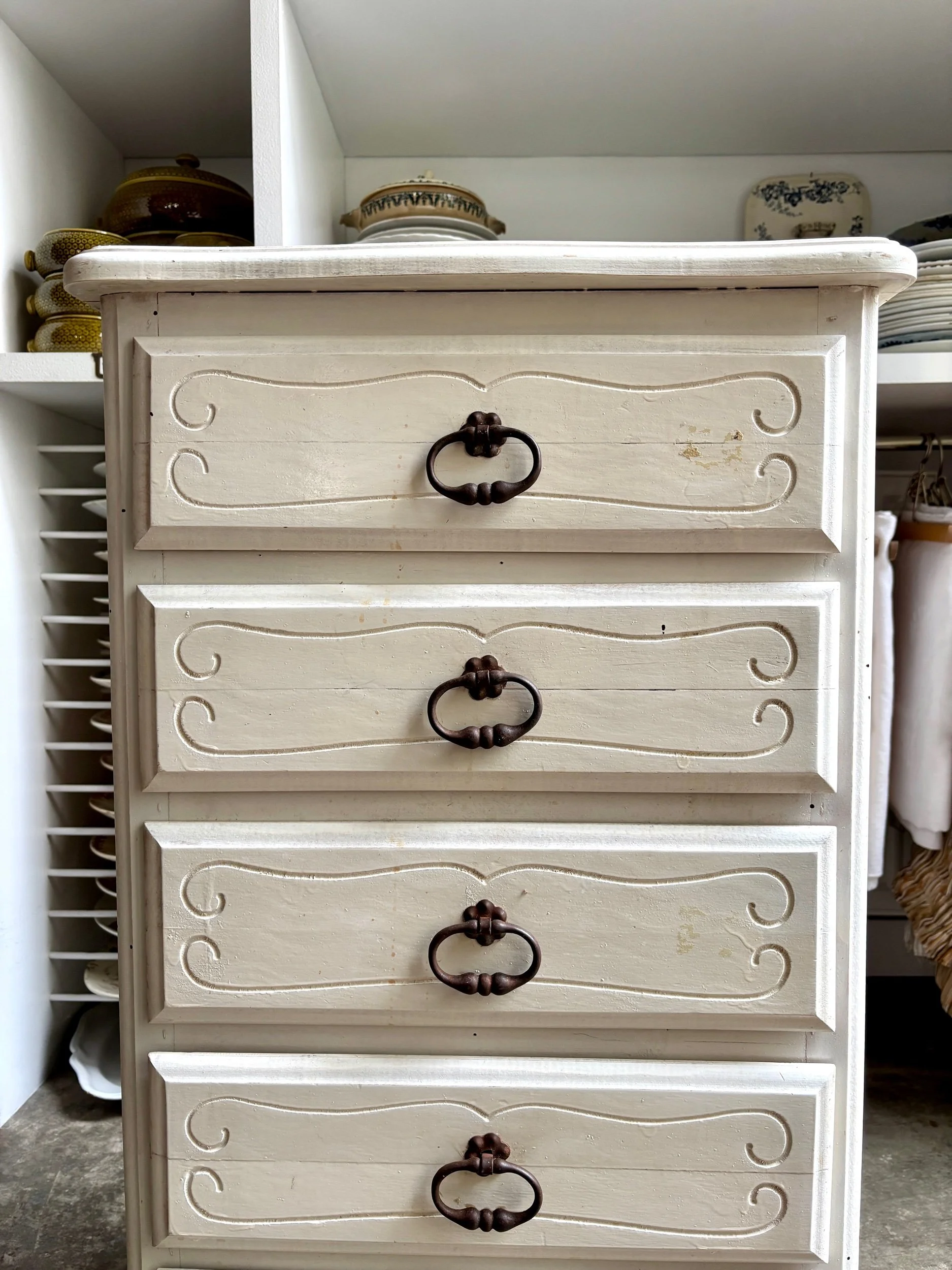 chiffonnier-meuble-bois-blanc-tiroirs-vintage-axs-design-paris-france