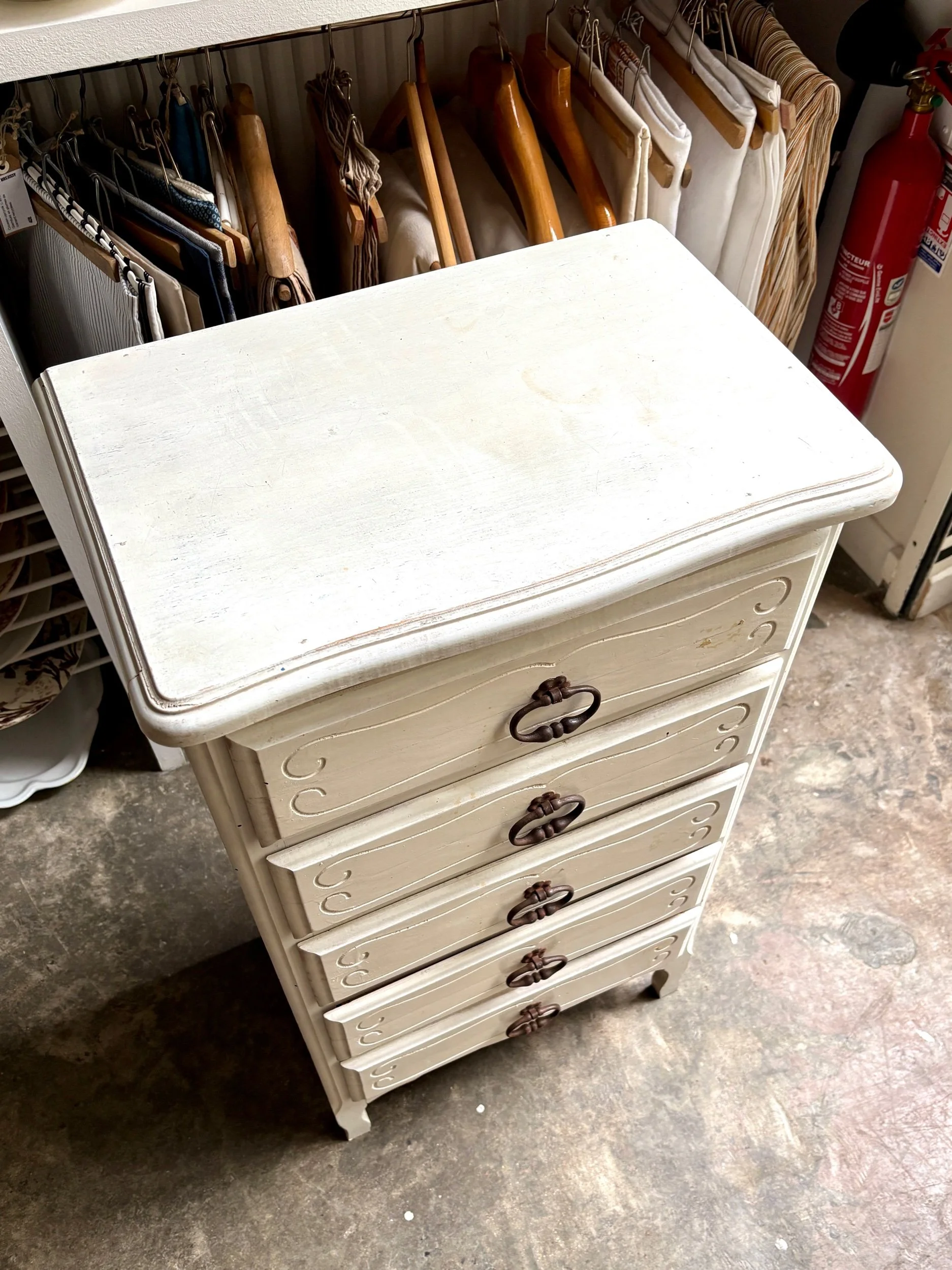 chiffonnier-meuble-bois-blanc-tiroirs-vintage-axs-design-paris-france