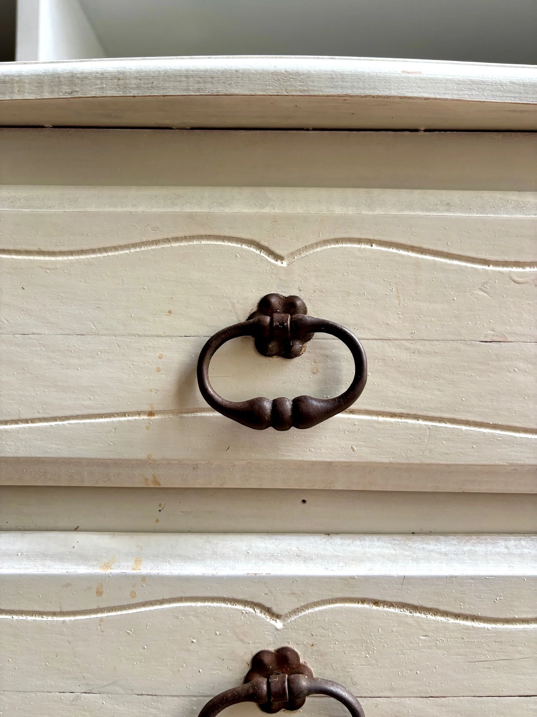 chiffonnier-meuble-bois-blanc-tiroirs-vintage-axs-design-paris-france