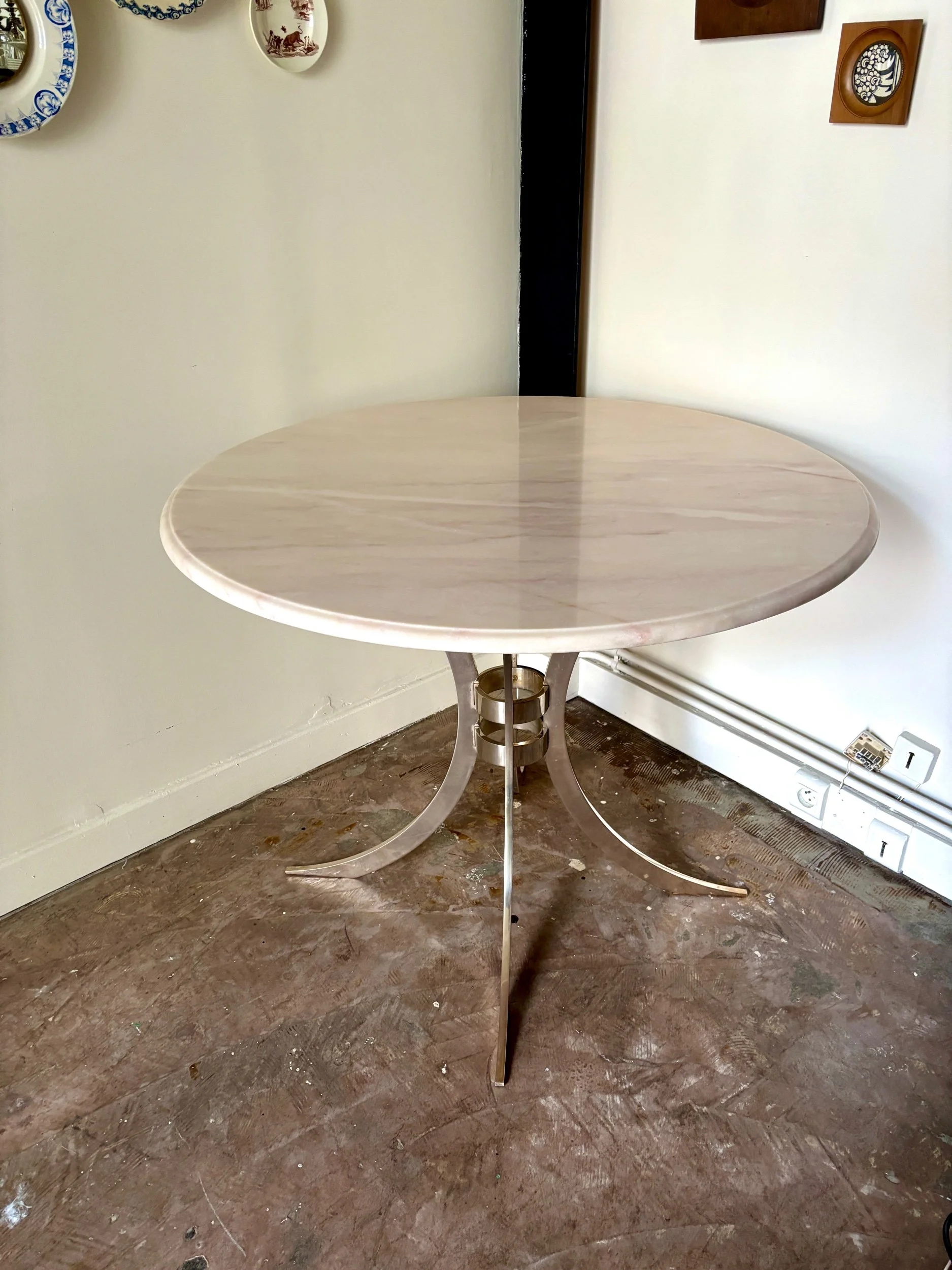 table-manger-ronde-onyx-metal-argente-vintage-axs-design-paris-france