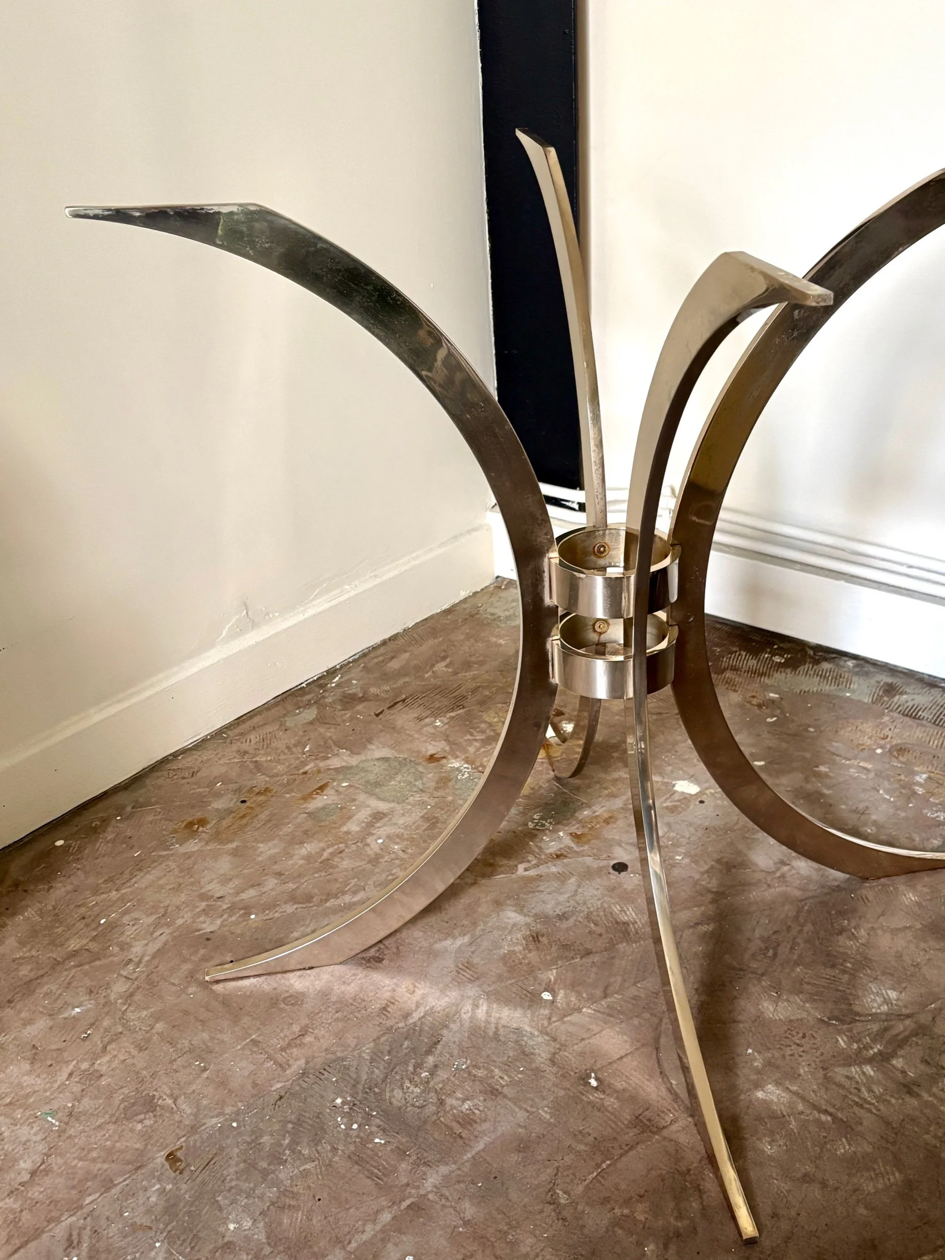 table-manger-ronde-onyx-metal-argente-vintage-axs-design-paris-france